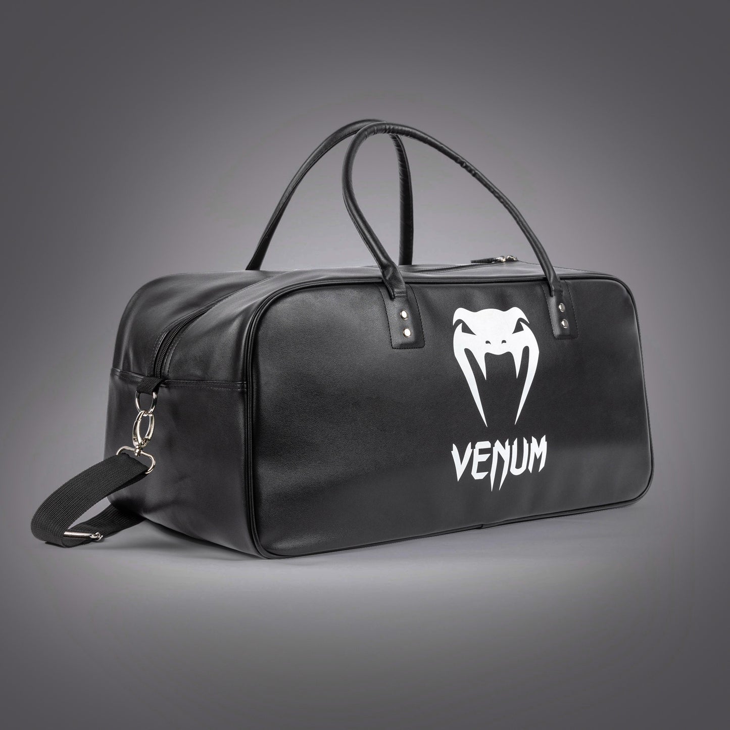 Venum 스포츠백 – 블랙/화이트