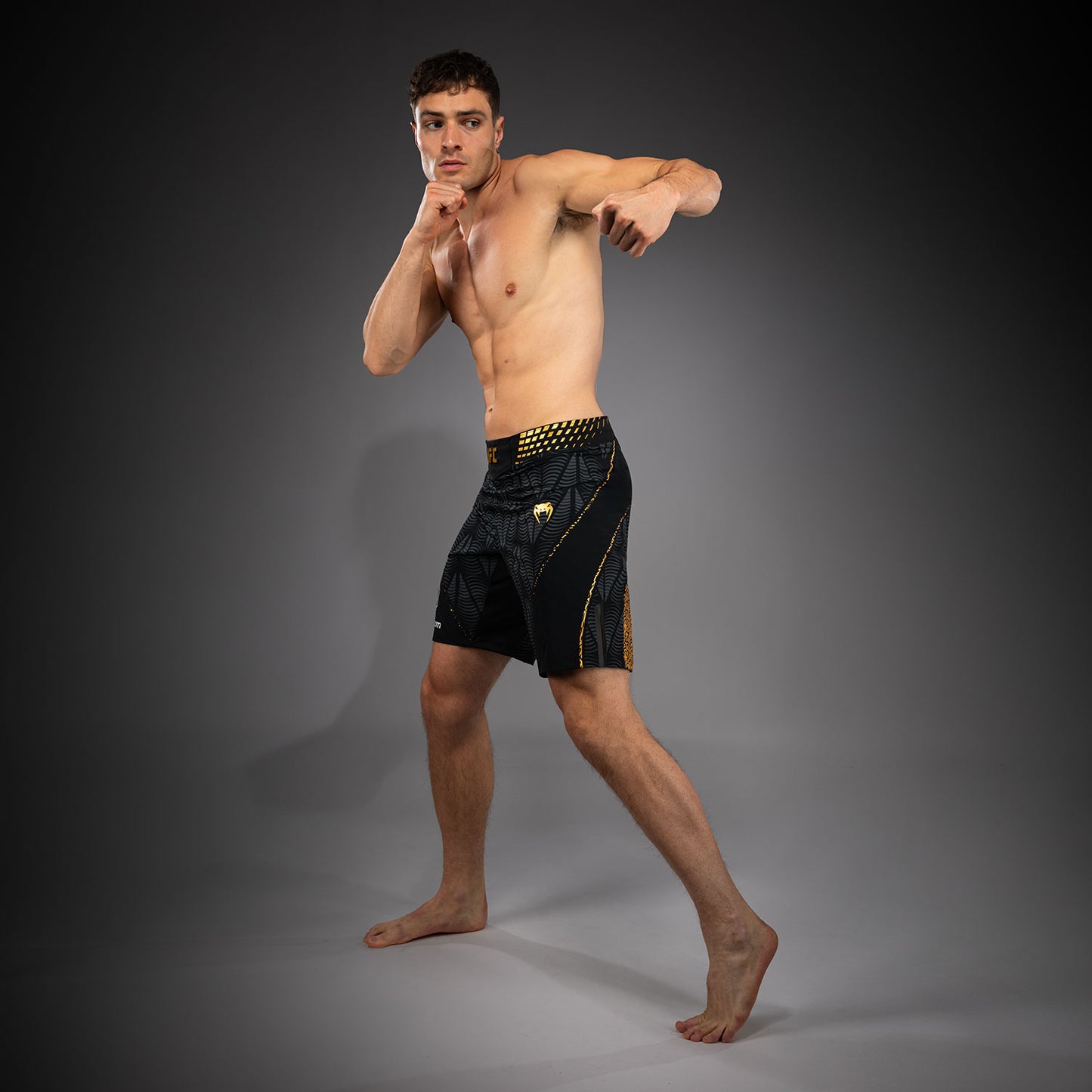 남성용 UFC Zenith by Venum Champion 오센틱 파이트 나이트 롱 핏 파이트 쇼츠