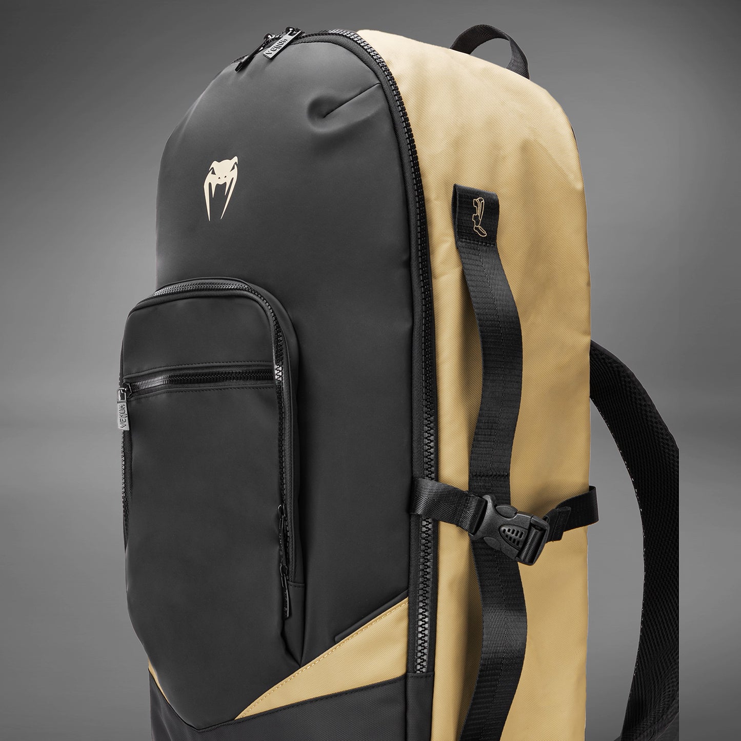 Venum Evo 2 Xtrem 백팩 (50-63L) – 블랙/샌드