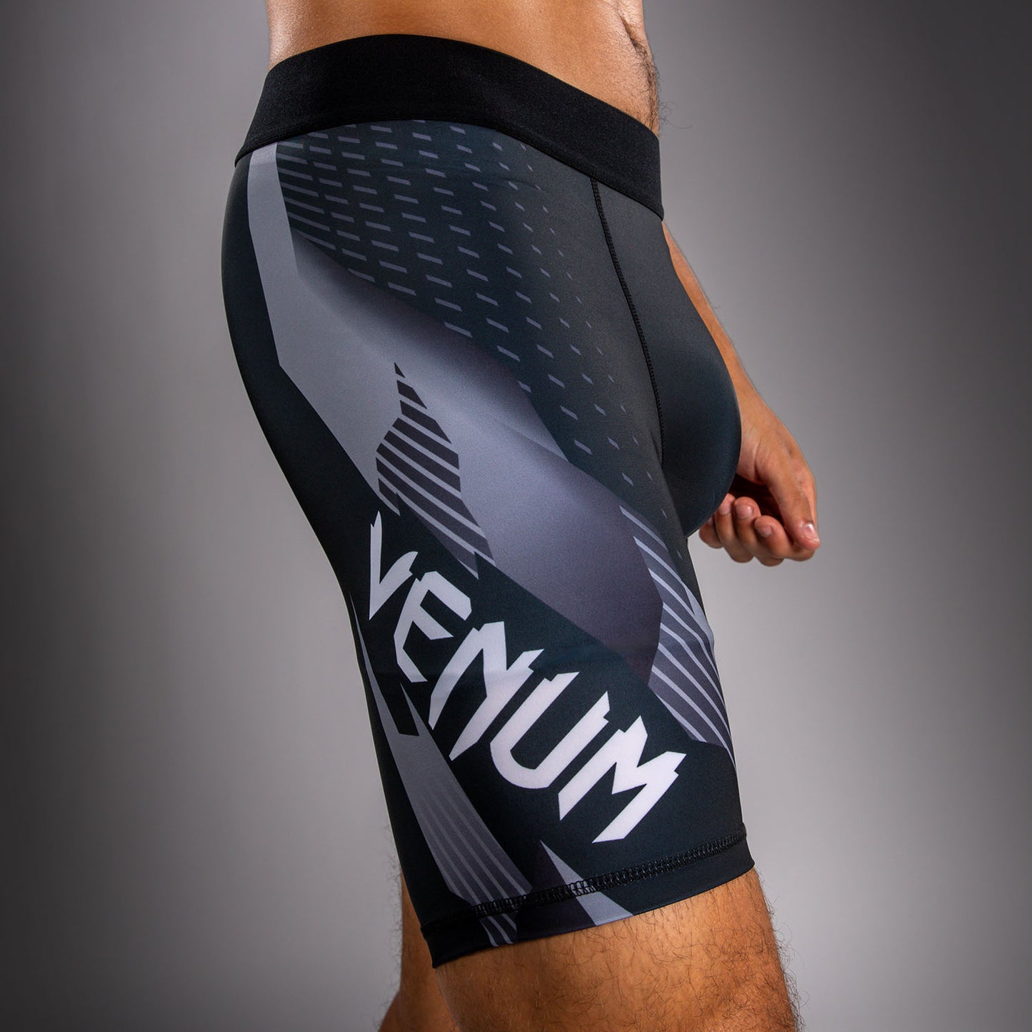 NO-GI 6.0 발리 투도 쇼츠 – 블랙/화이트