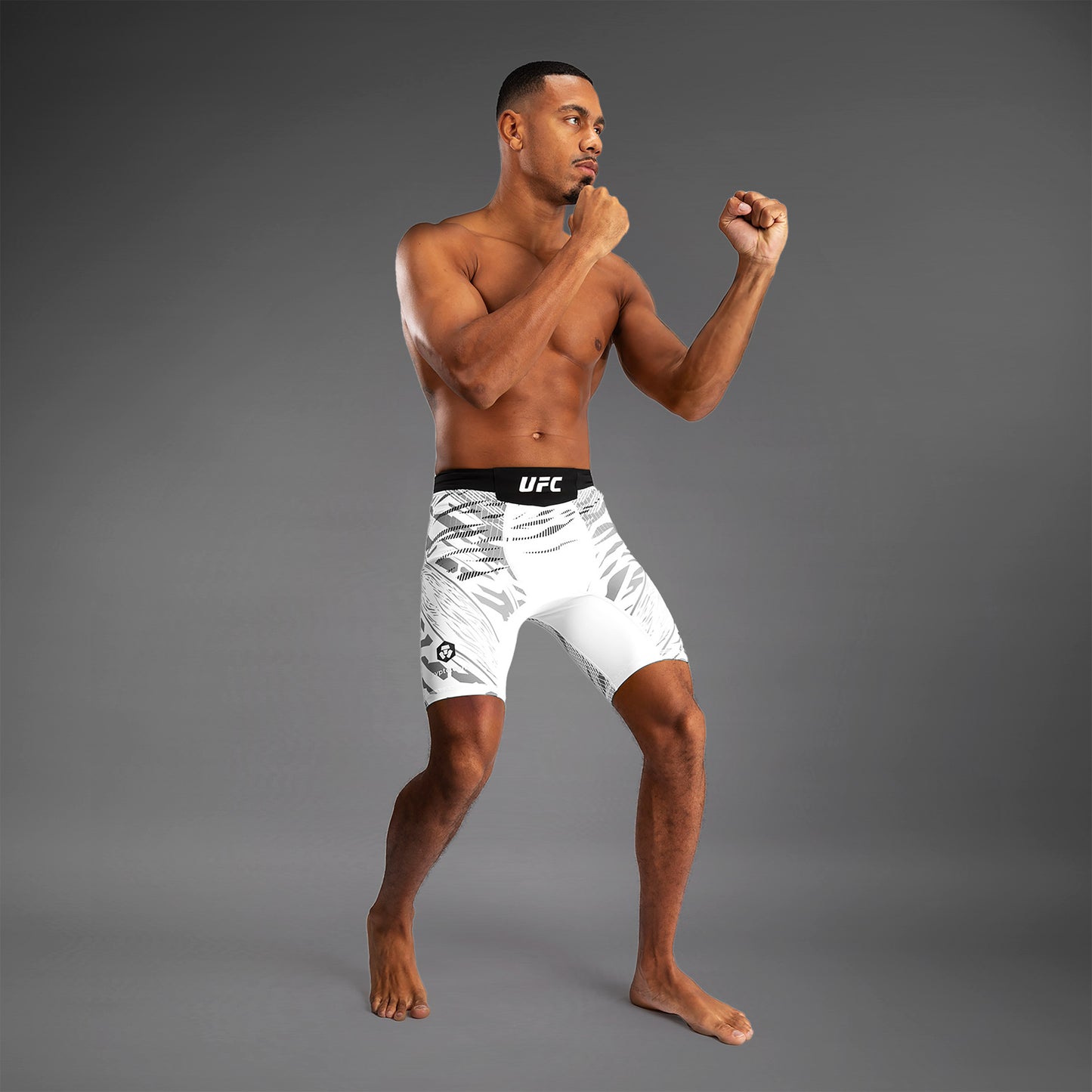 UFC Fusion by Venum Authentic Fight Night 남성용 발리 투도 쇼츠 – 화이트