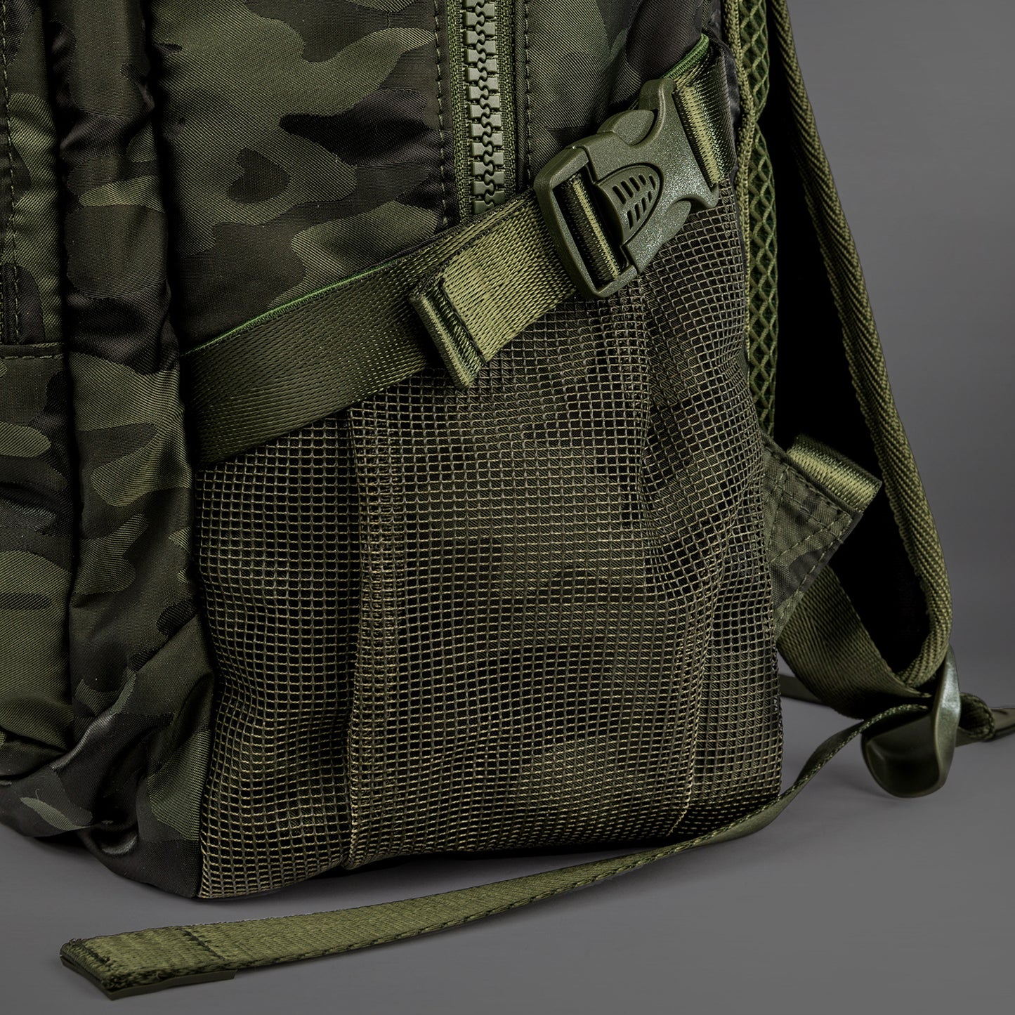 Venum Challenger Pro 백팩 (20-25L) – 카키/카모