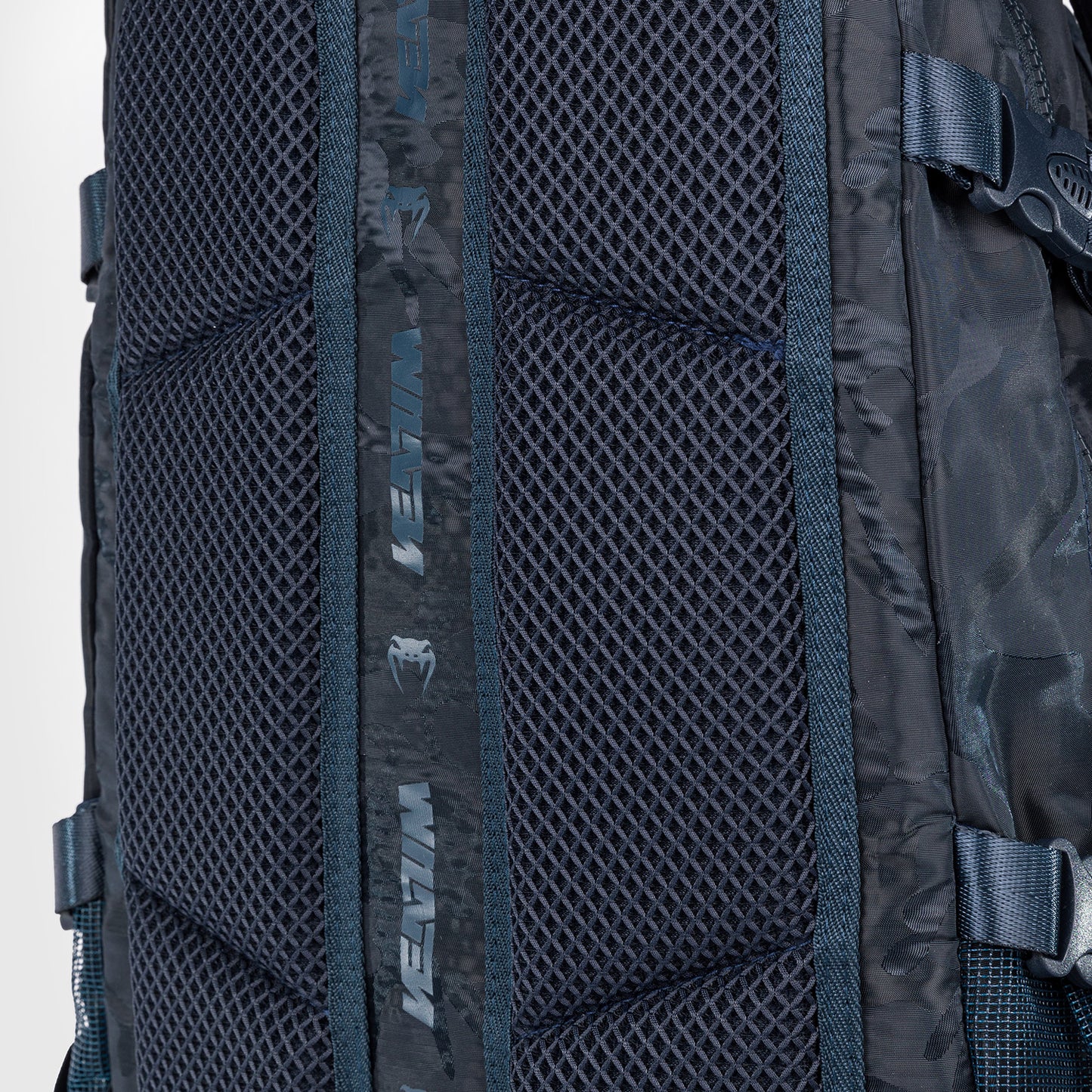 Venum Challenger Pro 백팩 (20-25L) – 카모/블루