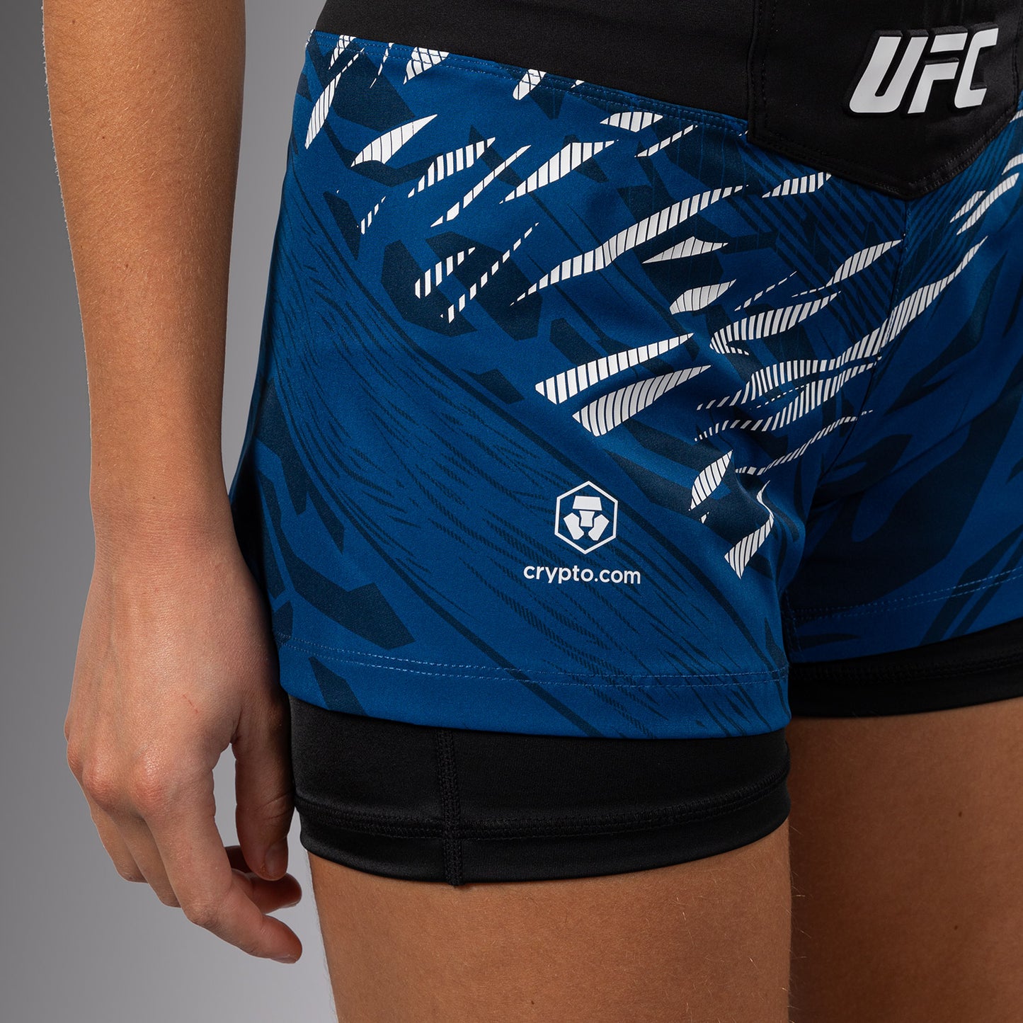 UFC Fusion by Venum 여성용 파이트 쇼츠 – 블루