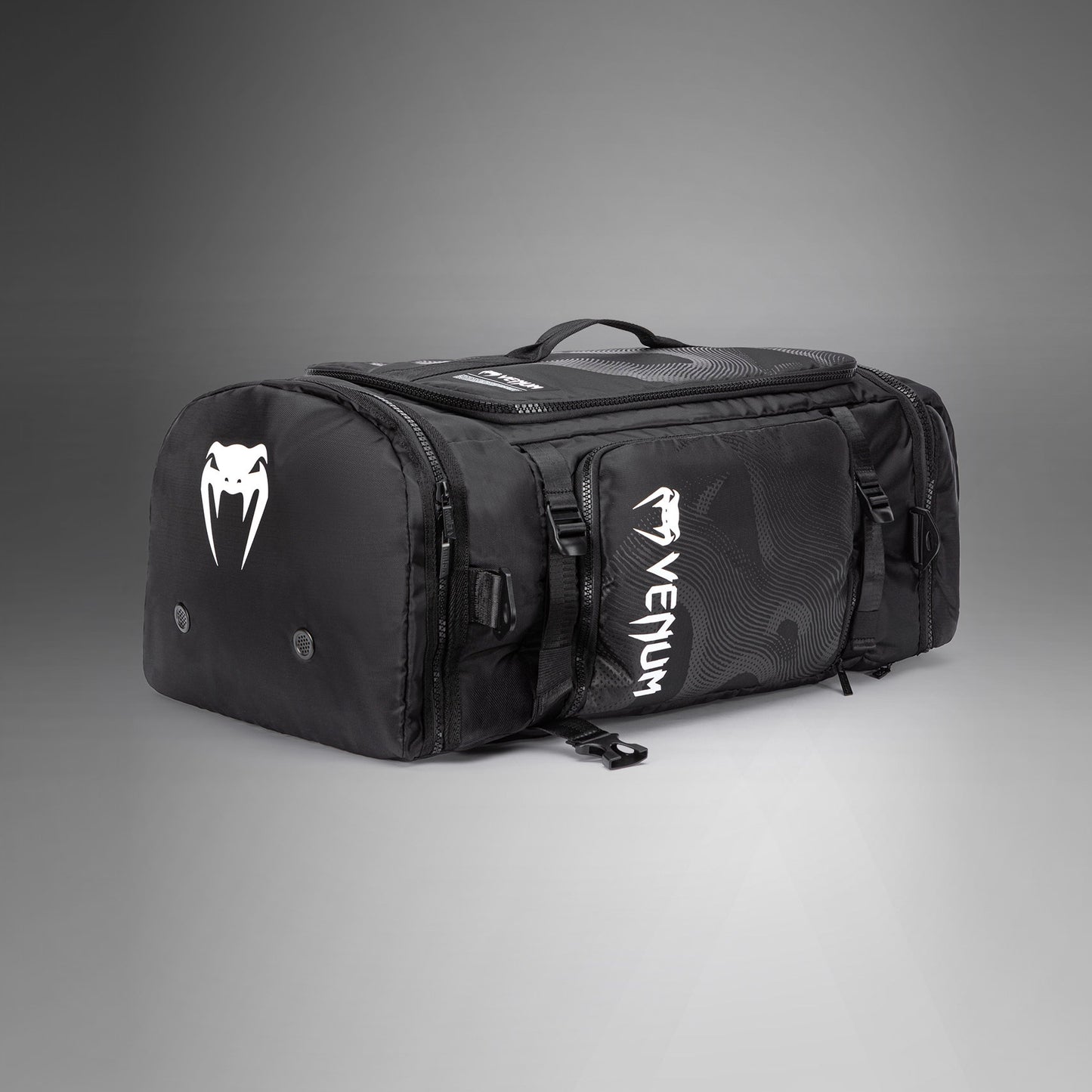 Venum Shockwave 컨버터블 스포츠백 (48L) – 블랙