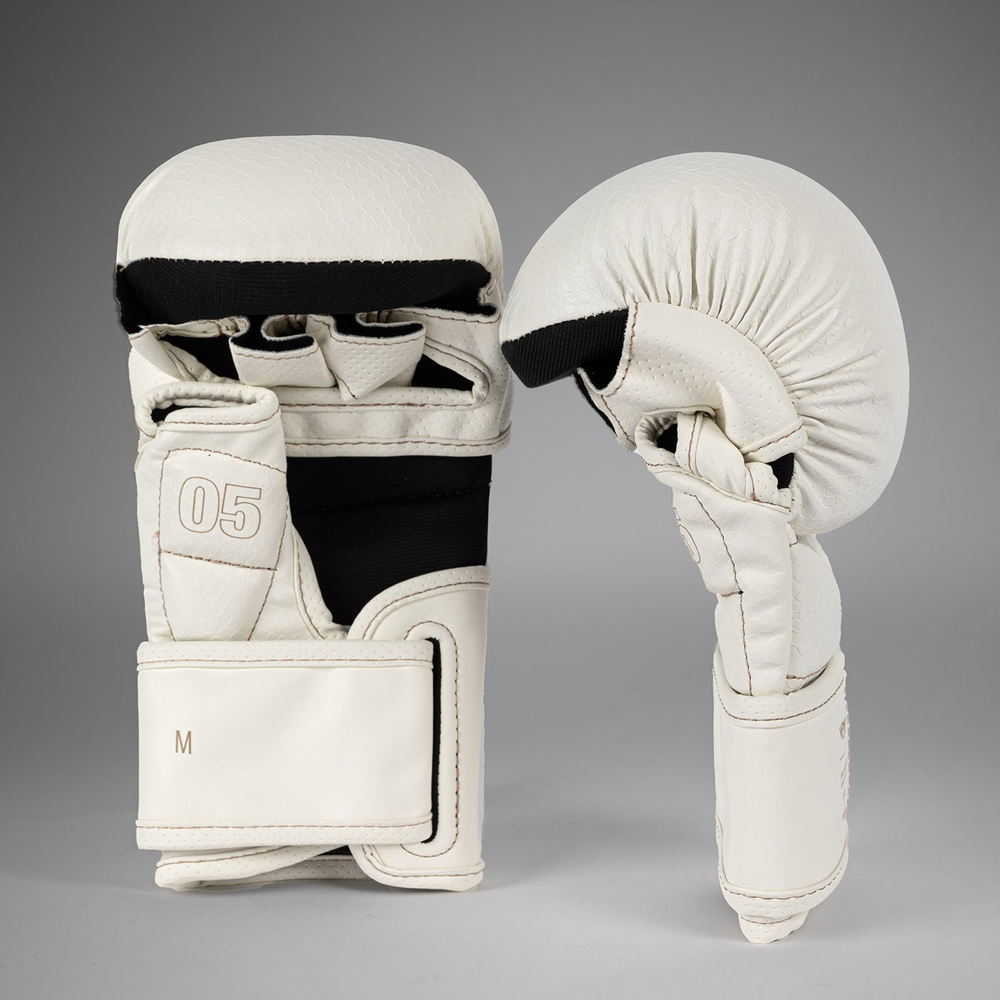 Venum Impact Evo Scales MMA 스파링 글러브 – 아이보리