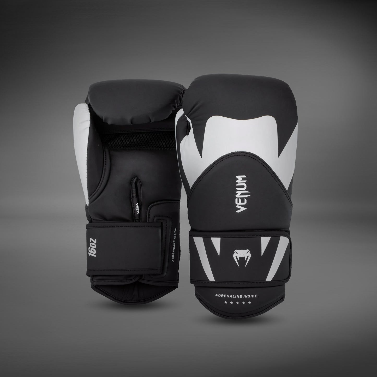 Venum Challenger 4.0 복싱 글러브 – 블랙/화이트