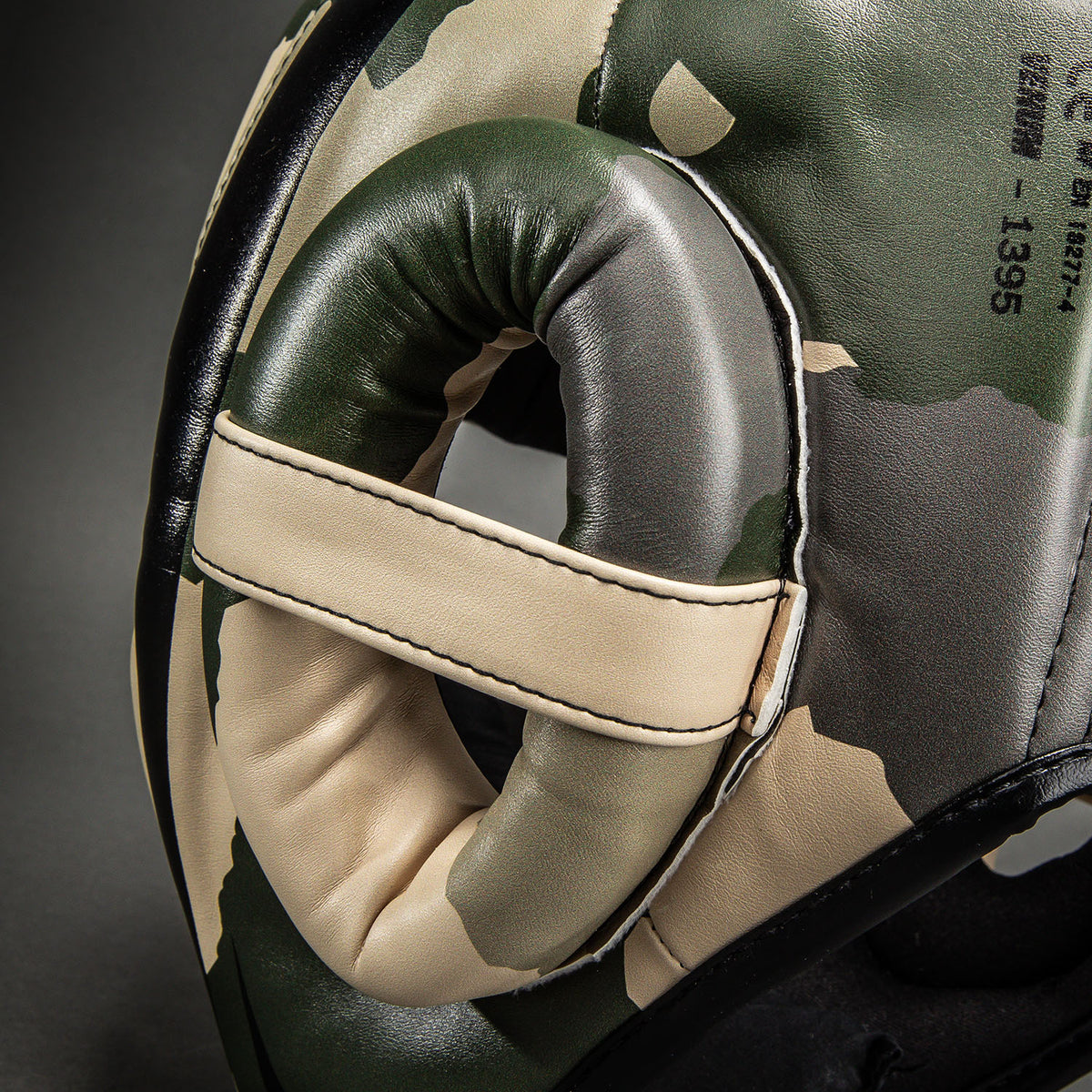 Venum Elite Camo 헤드기어 – 카키/오프 화이트