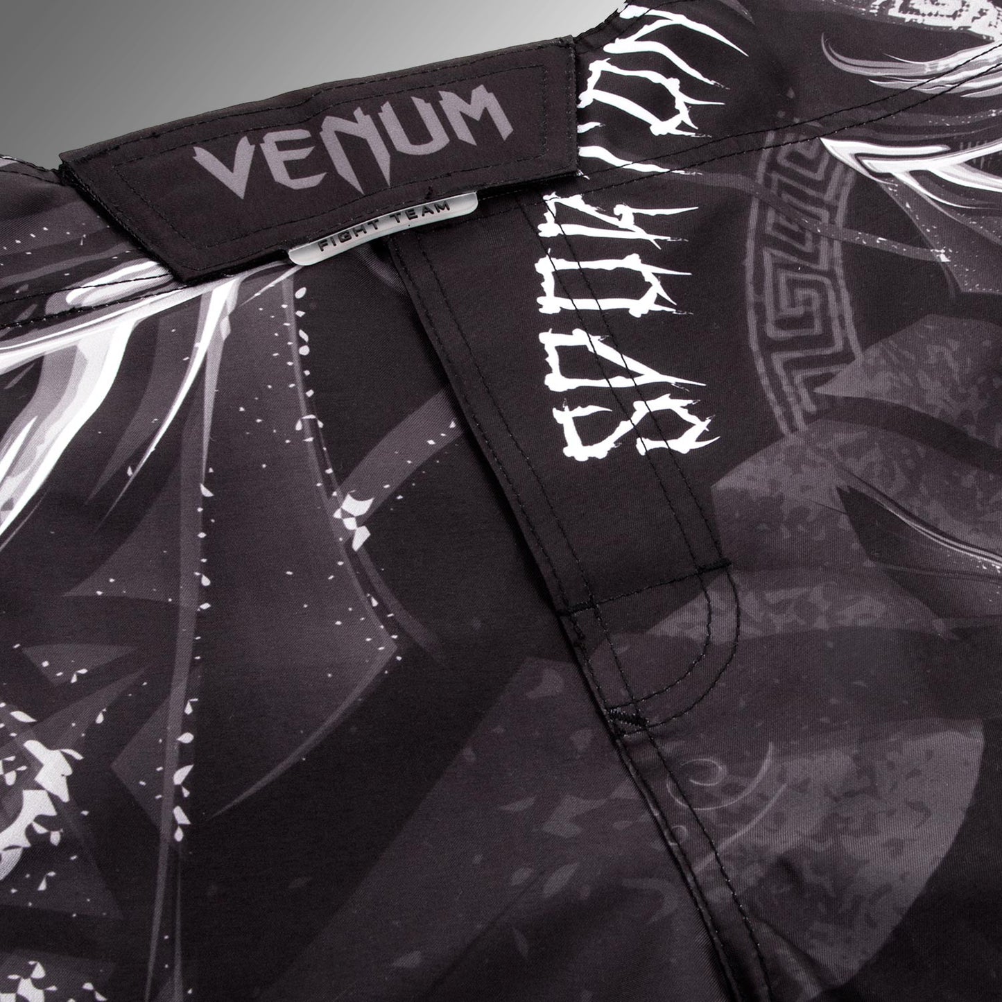 Venum Gladiator 3.0 파이트 쇼츠 – 블랙/화이트