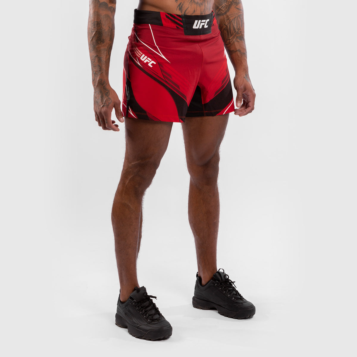 Venum UFC Authentic Fight Night 남성 쇼츠 – 레드