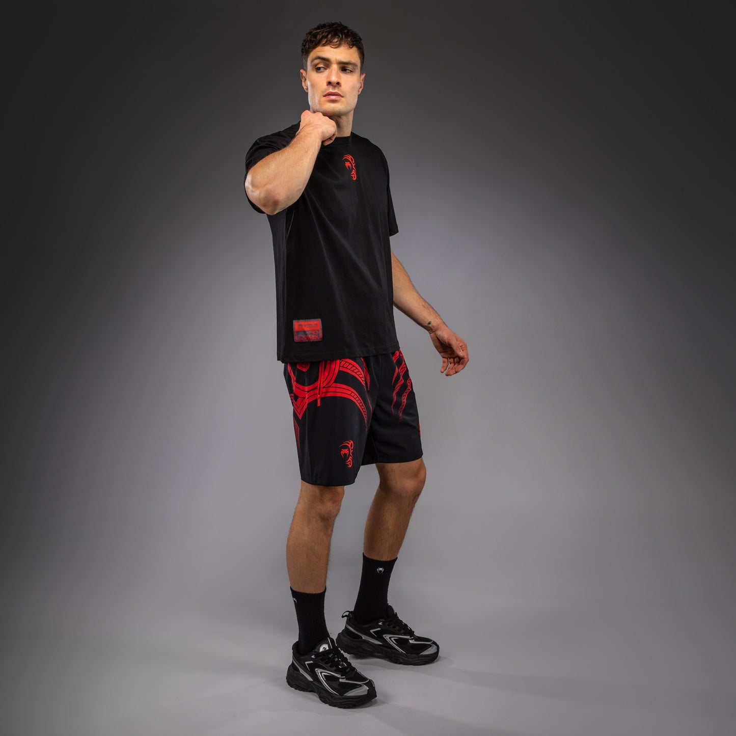Venum x Mike Tyson: Tiger 티셔츠 – 딥 블랙