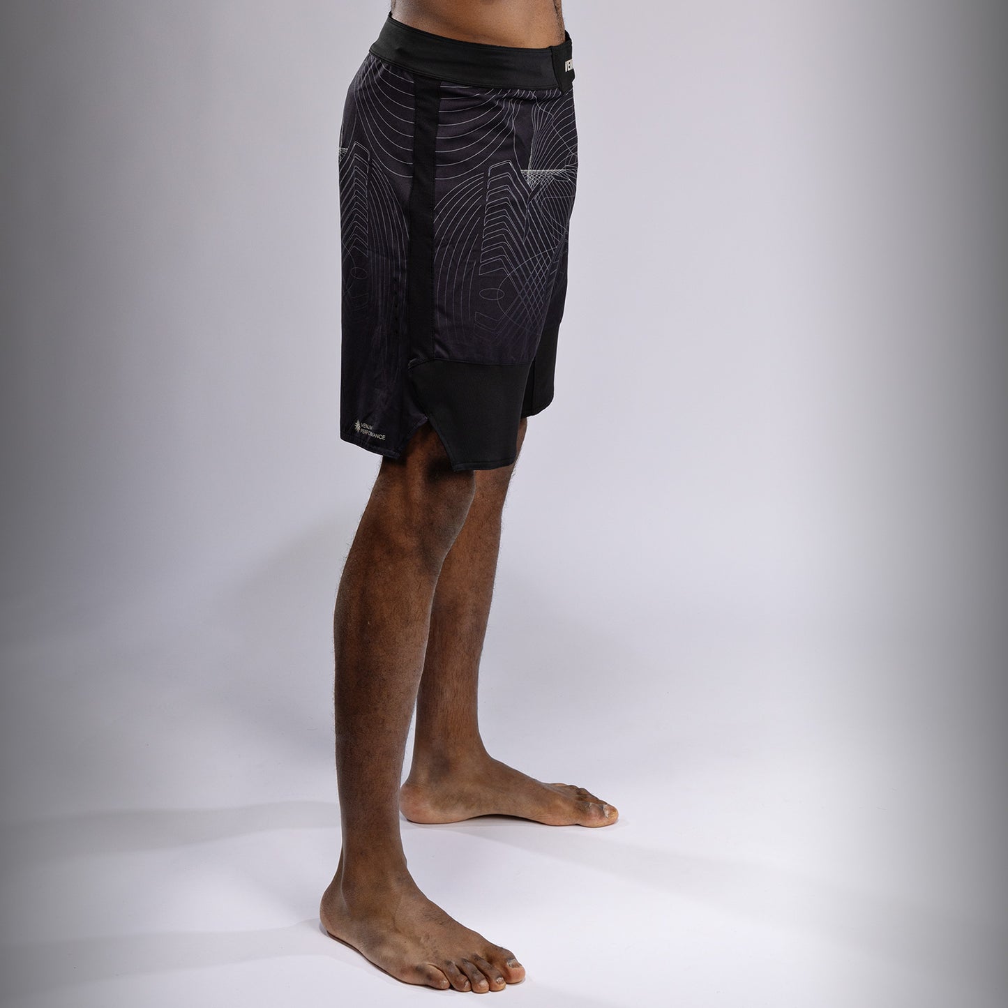 Venum G-Fit Air 남성용 파이트 쇼츠 – 딥 블랙/데저트 샌드