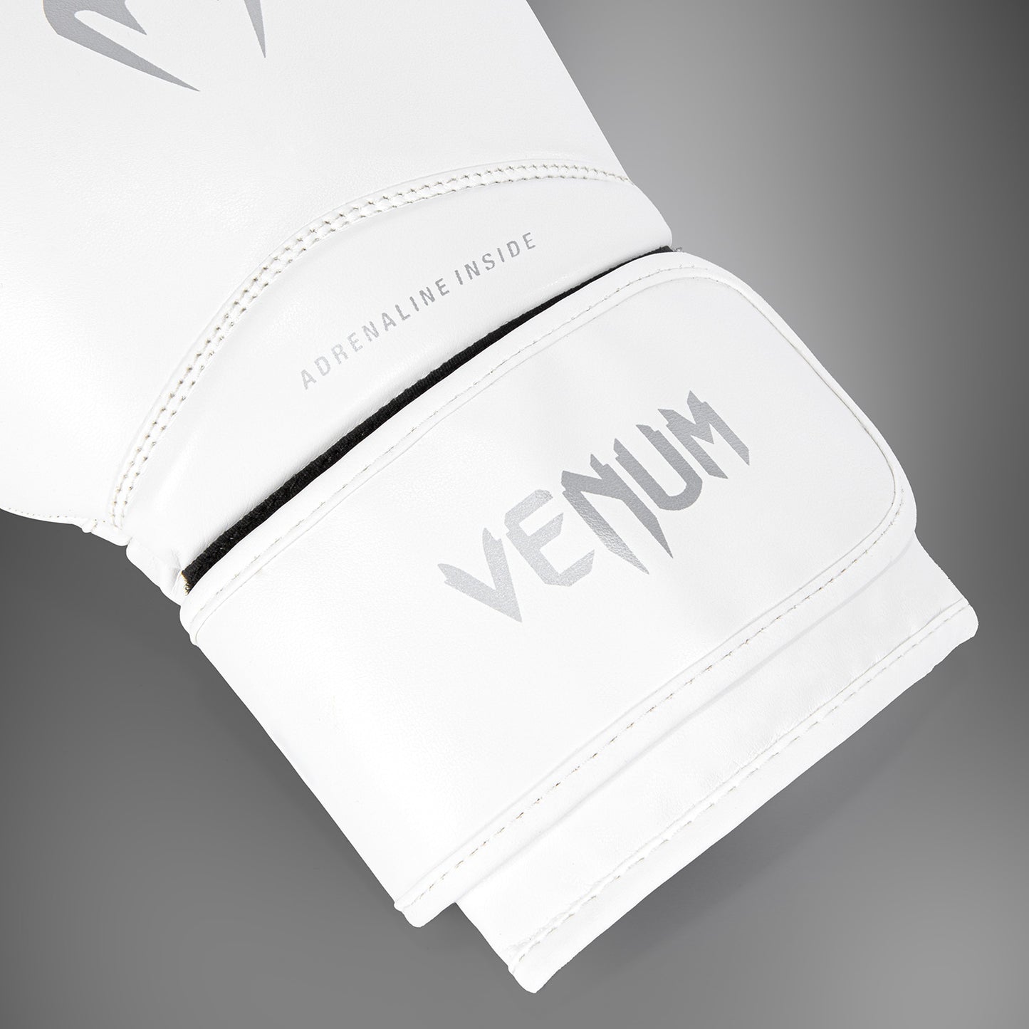 Venum Contender 1.5 복싱 글러브 – 화이트/실버