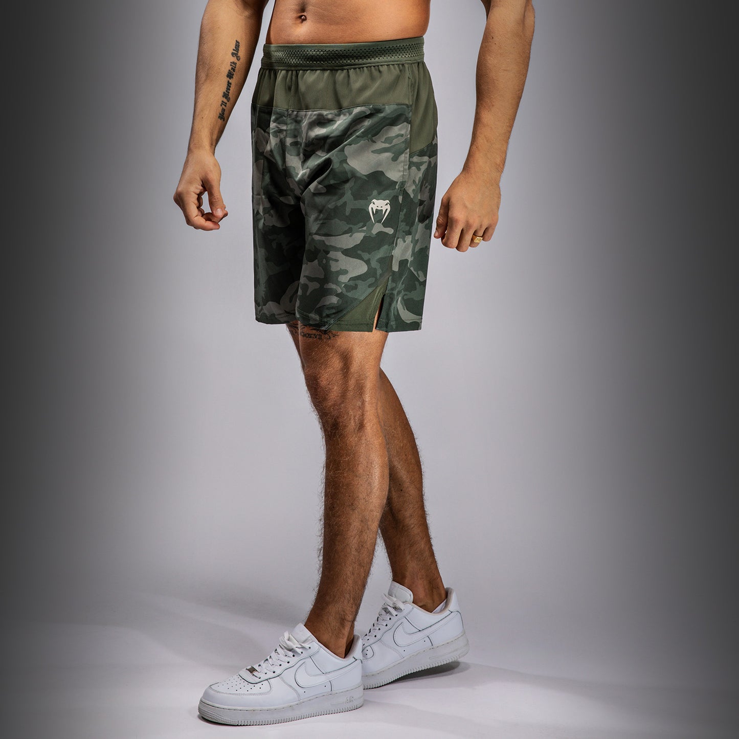 Venum G-Fit Air 남성용 트레이닝 쇼츠 – 아미 카모