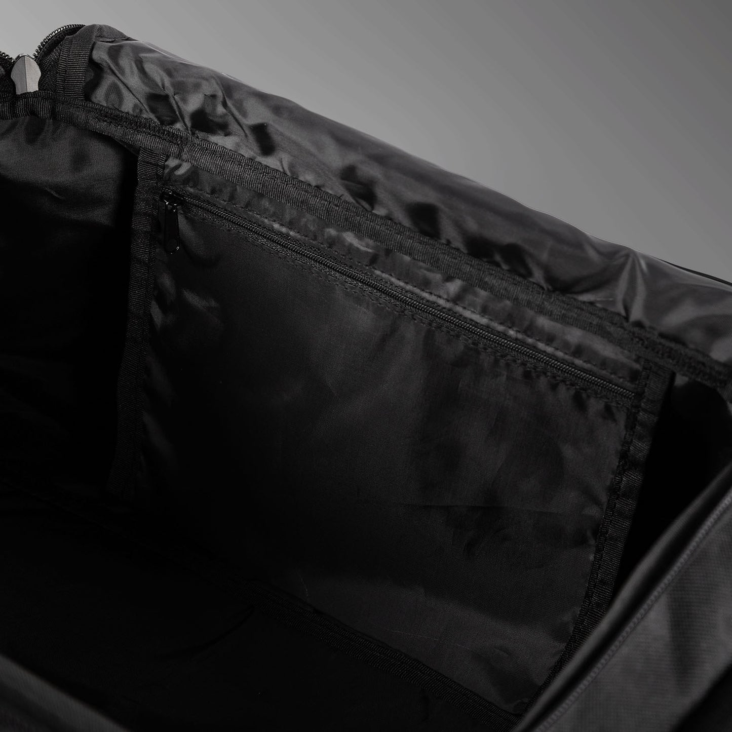 Venum Essential 스포츠백 (61L) – 블랙