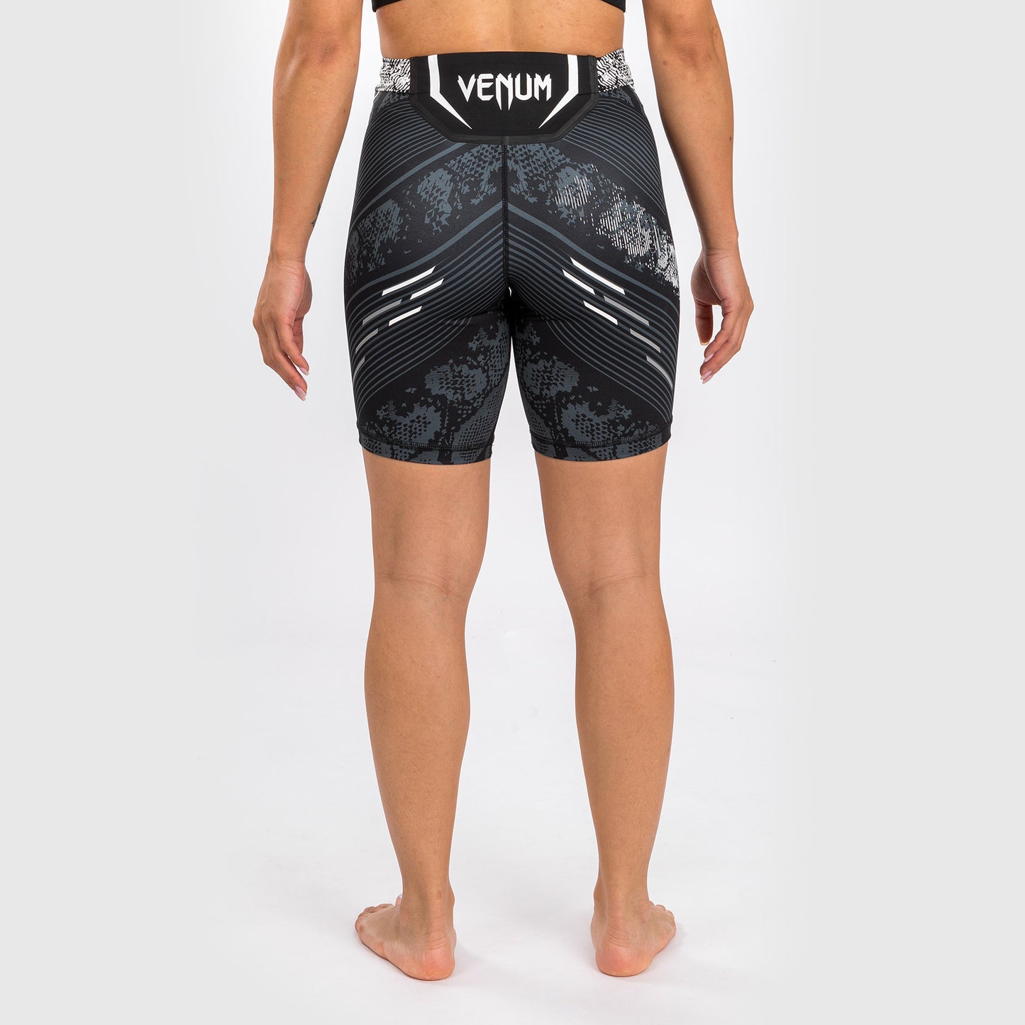 UFC Adrenaline by Venum 여성용 발리 투도 쇼츠 – 롱 핏 – 블랙