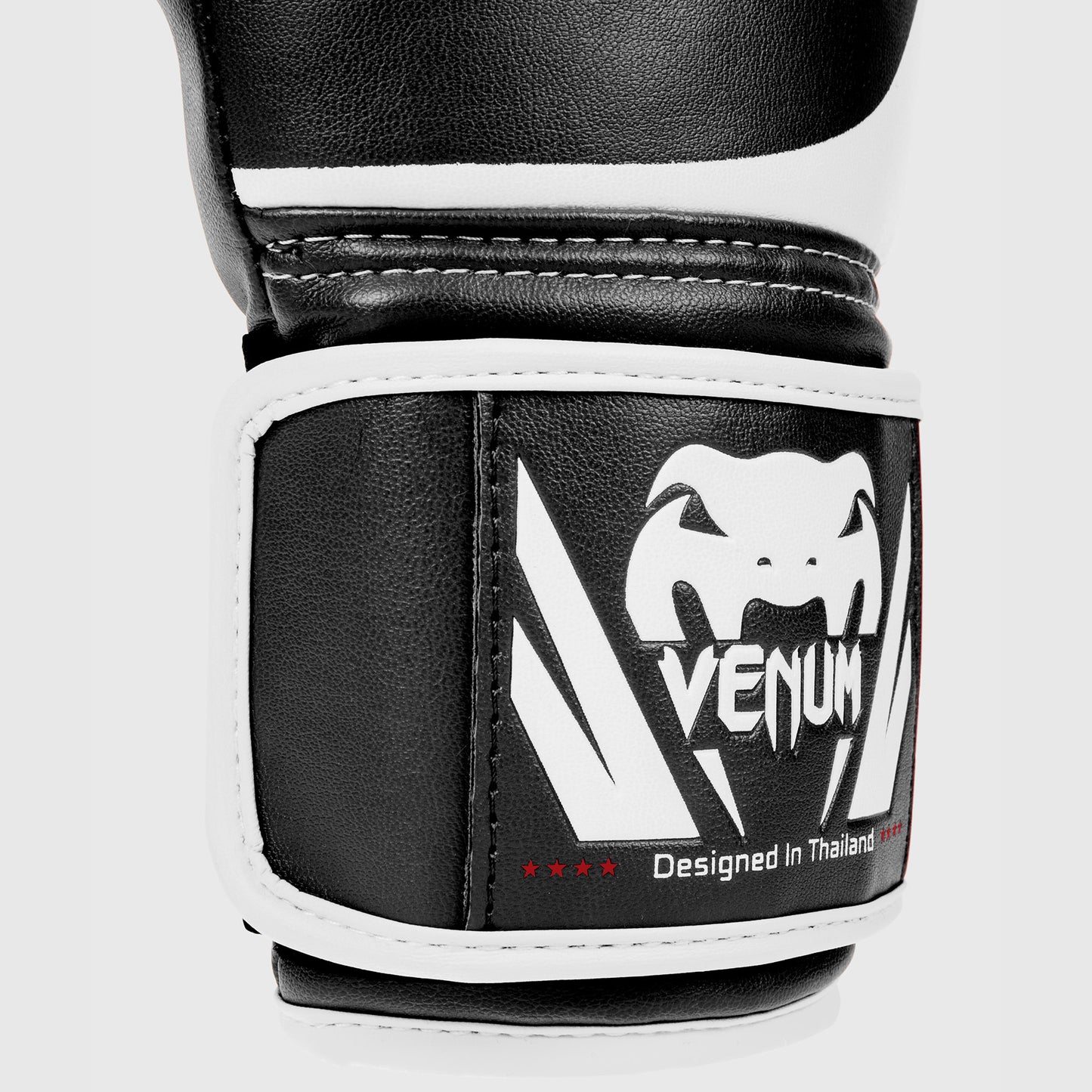 Venum Challenger 2.0 복싱 글러브 – 블랙/화이트