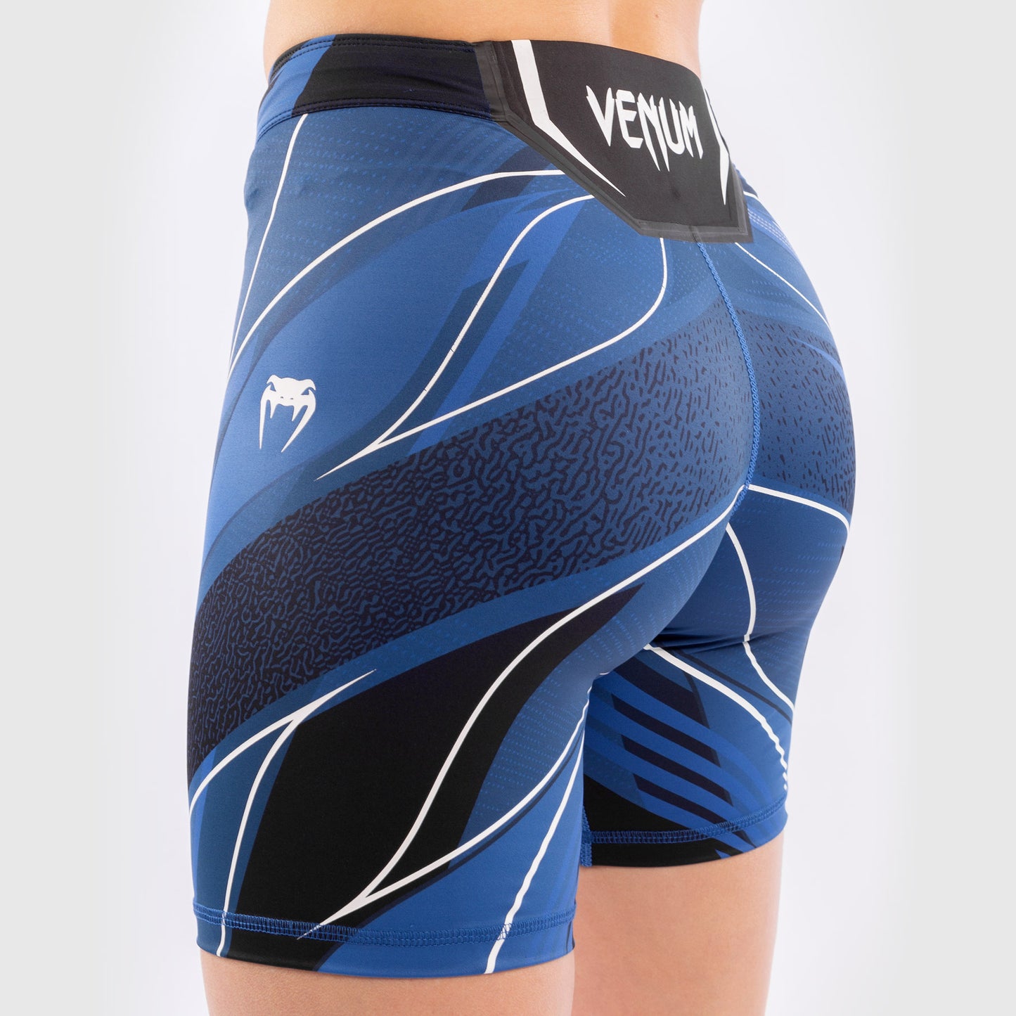UFC Venum Authentic Fight Night 여성용 발리 투도 쇼츠 – 롱 핏 – 블루