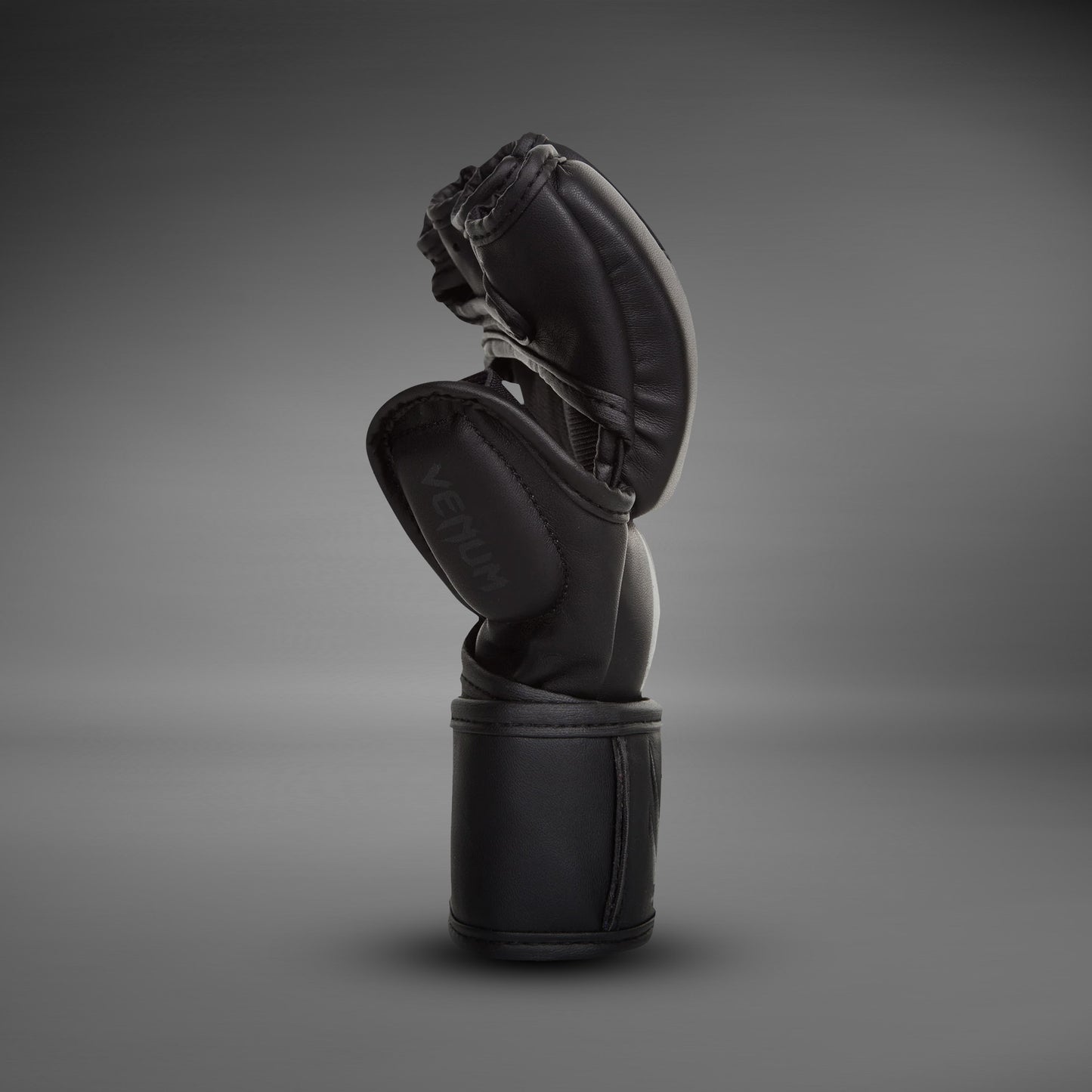 Venum Challenger MMA 글러브 – 매트/블랙