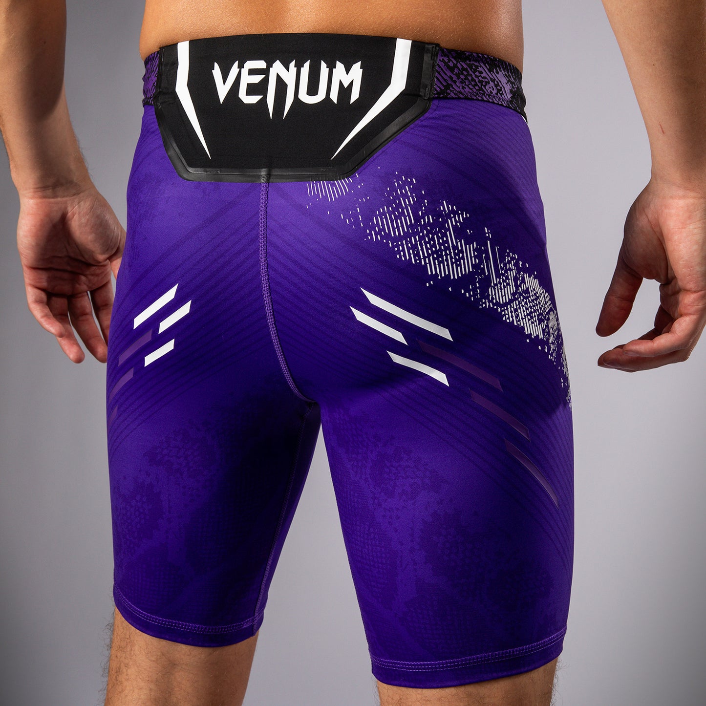 UFC Adrenaline by Venum Authentic Fight Night 남성용 발리 투도 쇼츠 – 퍼플