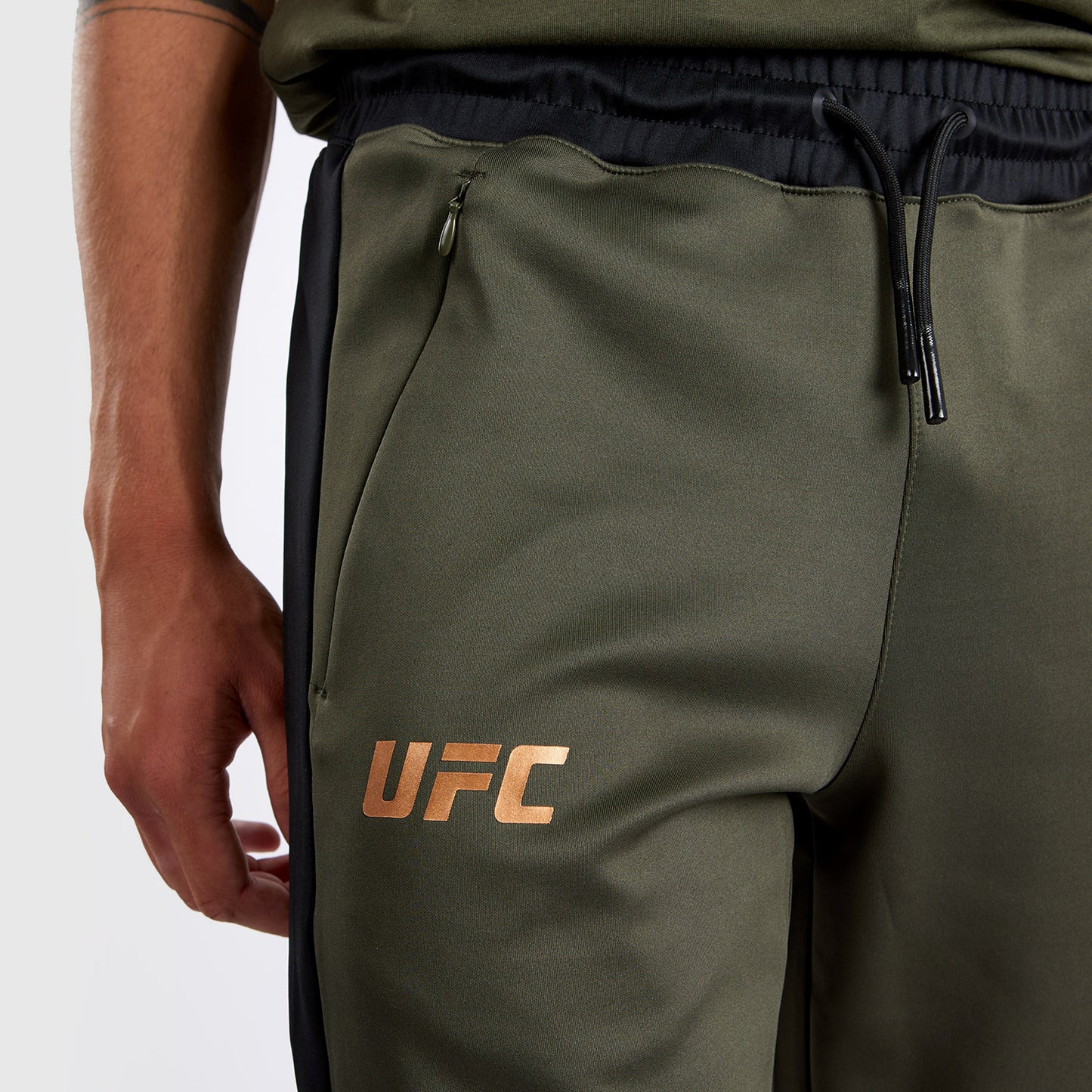 UFC Adrenaline by Venum Fight Week 남성용 퍼포먼스 조깅 팬츠 – 카키/브론즈