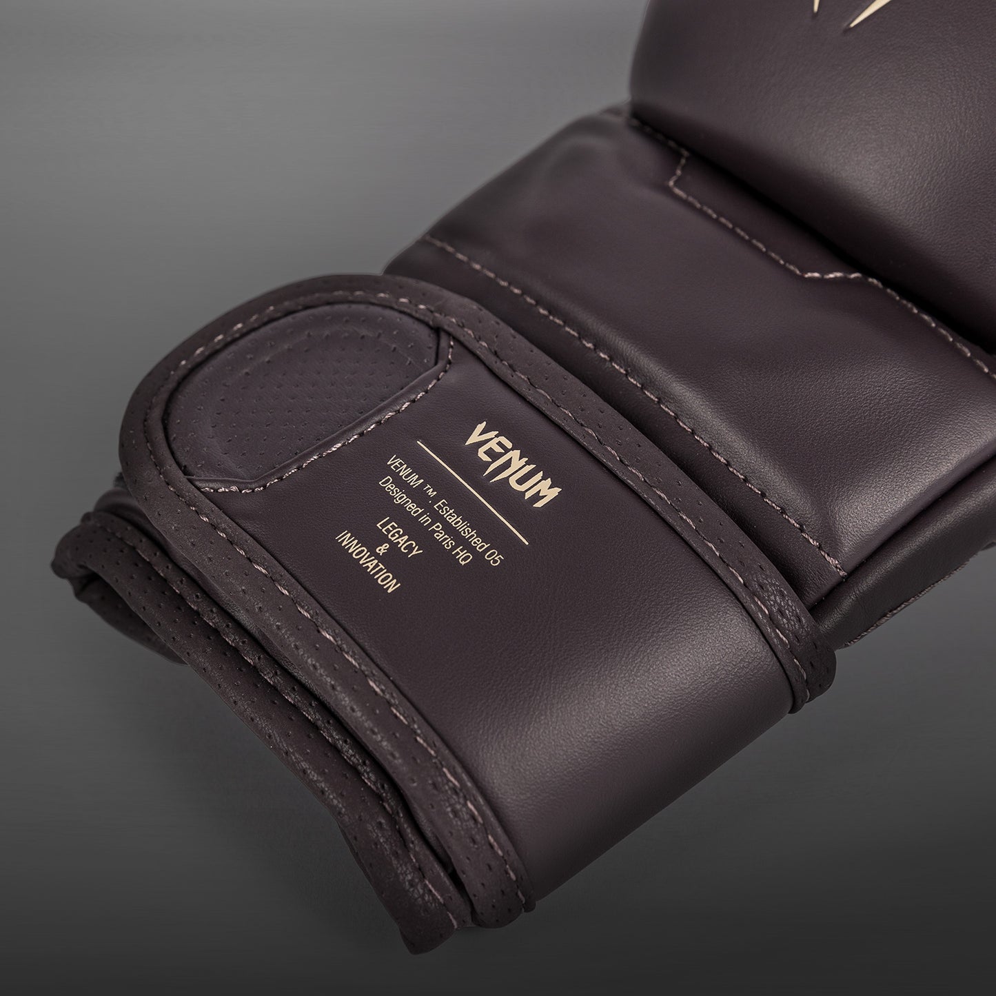 Venum Impact Evo MMA 스파링 글러브 – 초콜릿