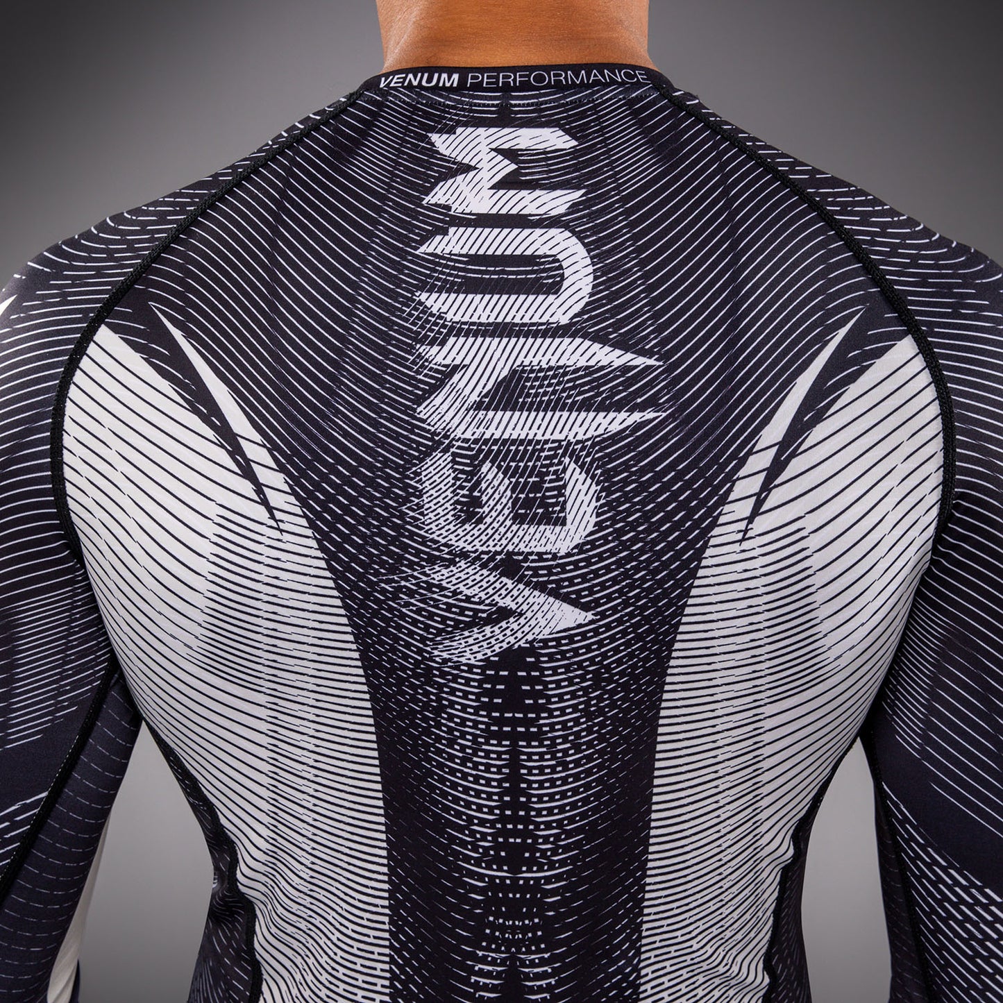 Venum Galactic 3.0 긴팔 래쉬가드 오프 화이트/블랙