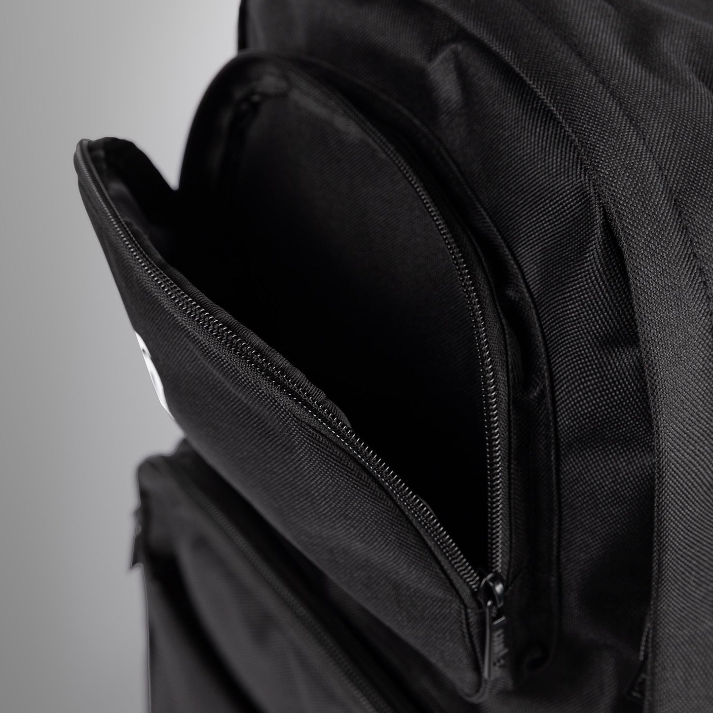 Venum Essential 백팩 (20-25L) – 블랙