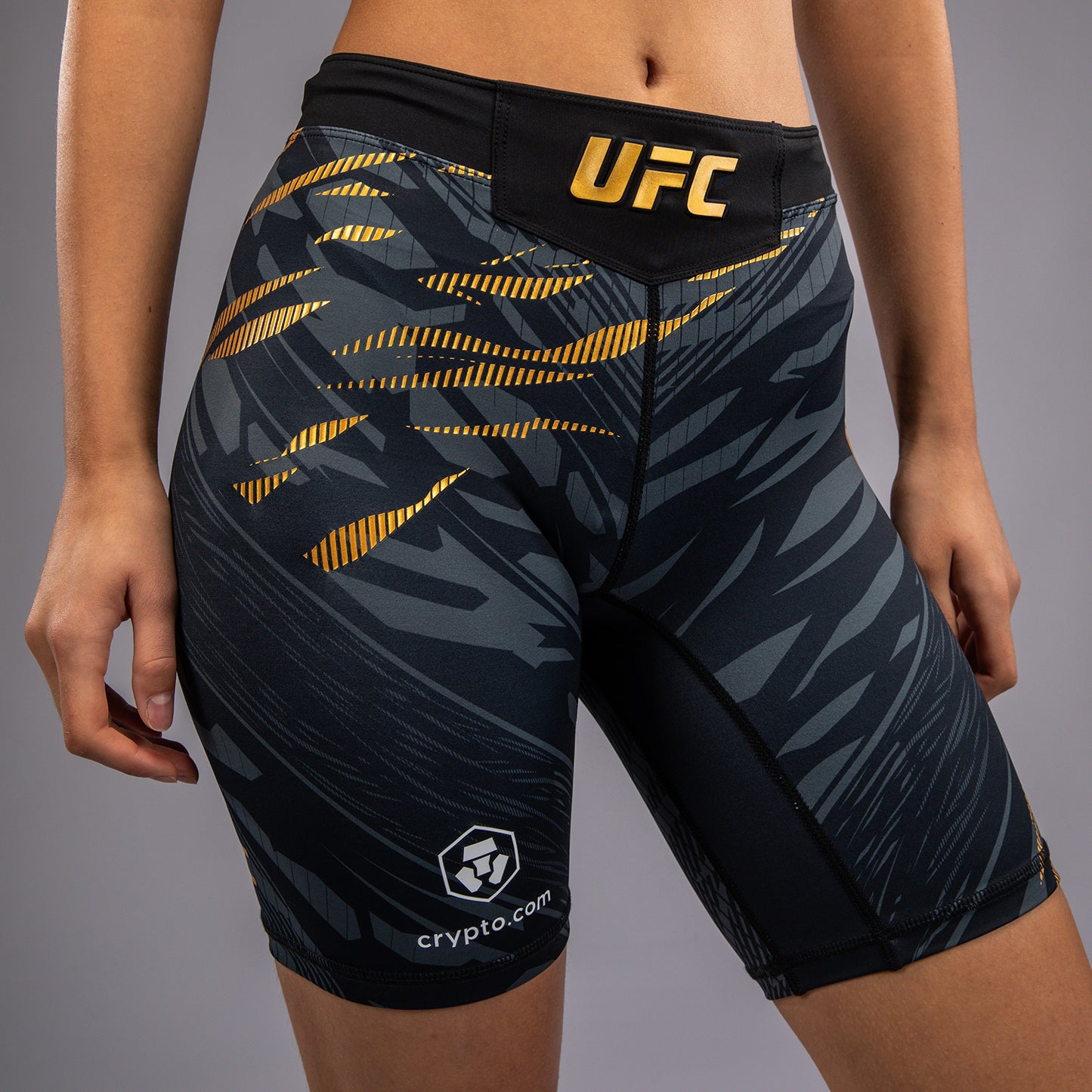 UFC Fusion by Venum 여성용 발리 투도 쇼츠 – 롱 핏 – 챔피언