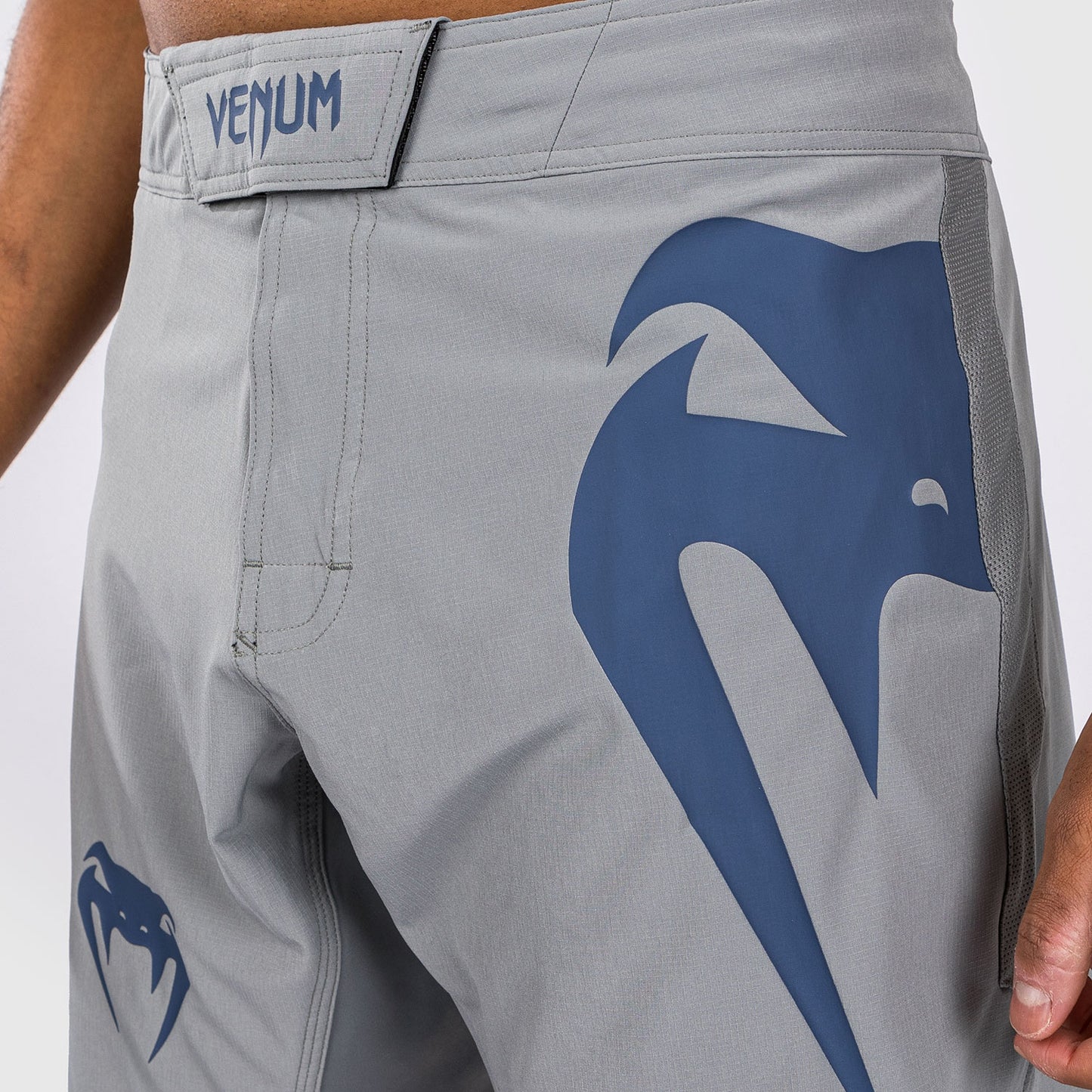 Venum Light 5.0 파이트 쇼츠 – 그레이/블루
