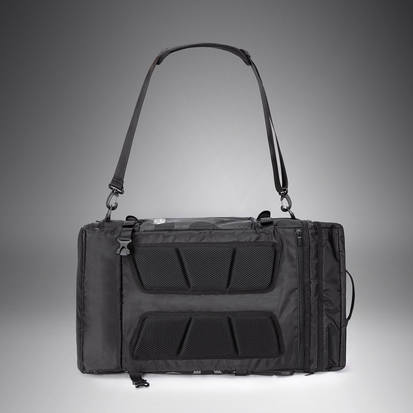 Venum Shockwave 컨버터블 스포츠백 (60L) – 블랙