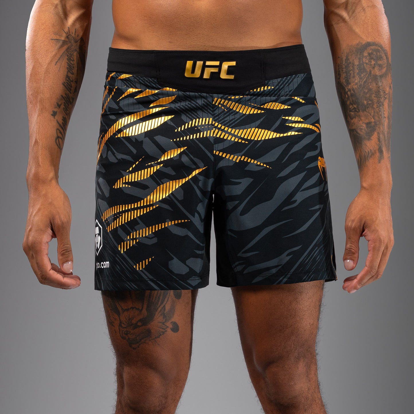 UFC Fusion by Venum Authentic Fight Night 남성용 파이트 쇼츠 – 숏 핏 – 챔피언