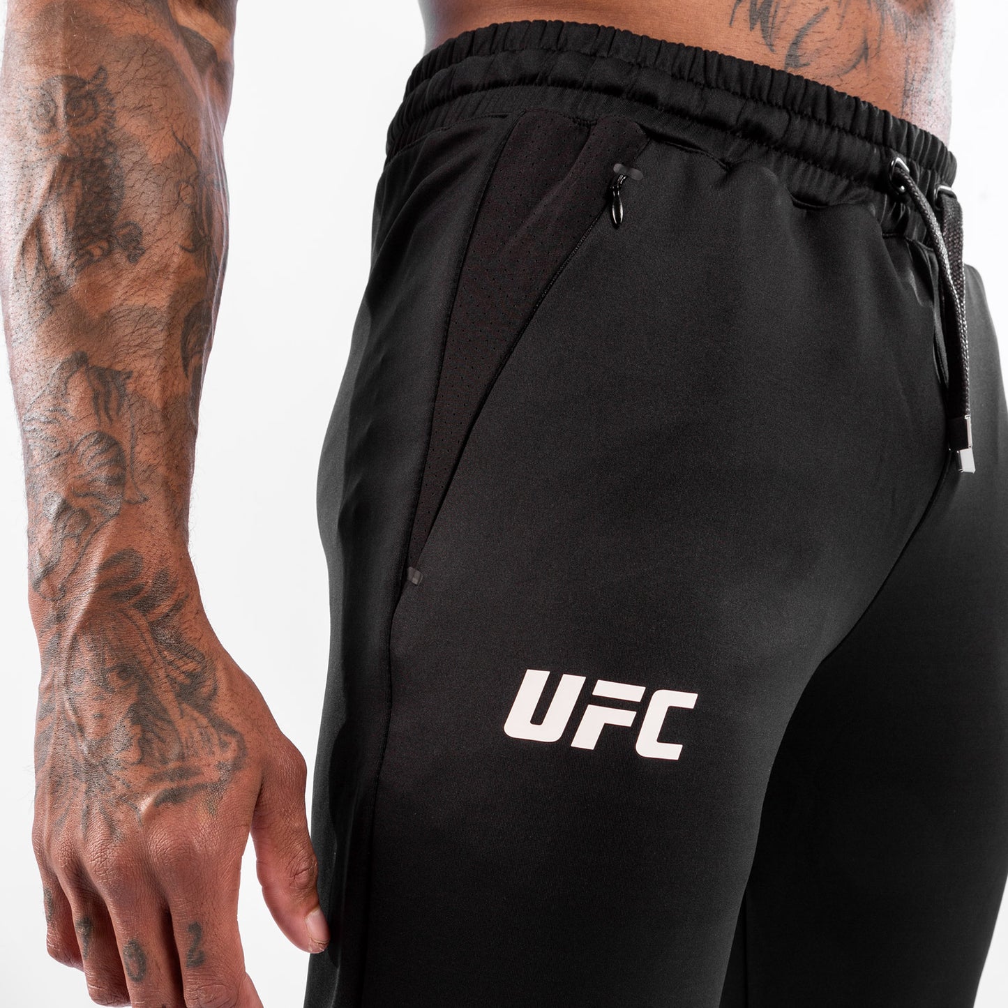 UFC Venum Authentic Fight Night 남성용 워크아웃 팬츠 – 블랙