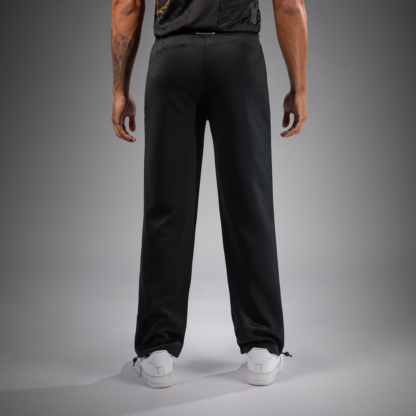 UFC Fusion by Venum Authentic Fight Night 남성용 스트레이트 레그 워크아웃 팬츠 – 챔피언