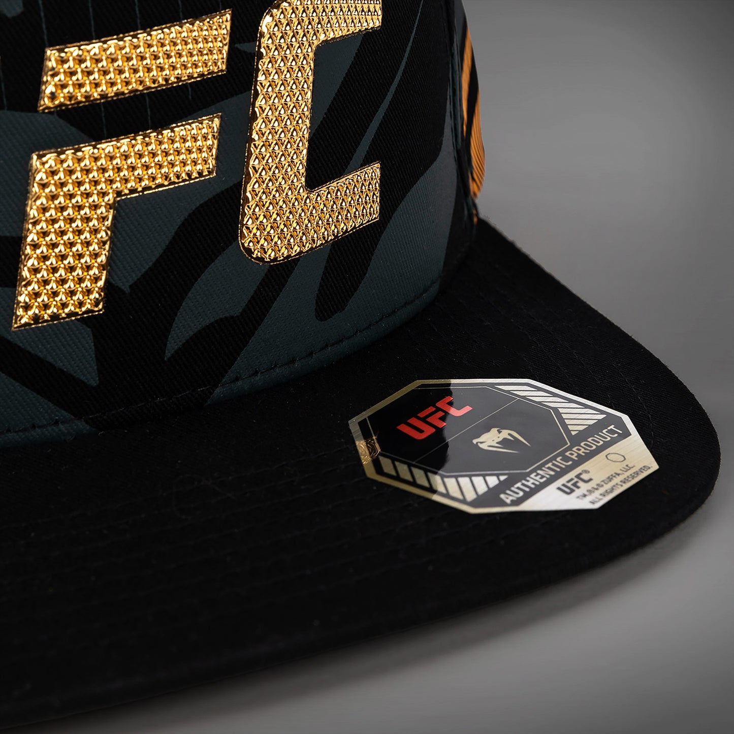 UFC Fusion by Venum Authentic Fight Night 스포츠 캡 – 챔피언