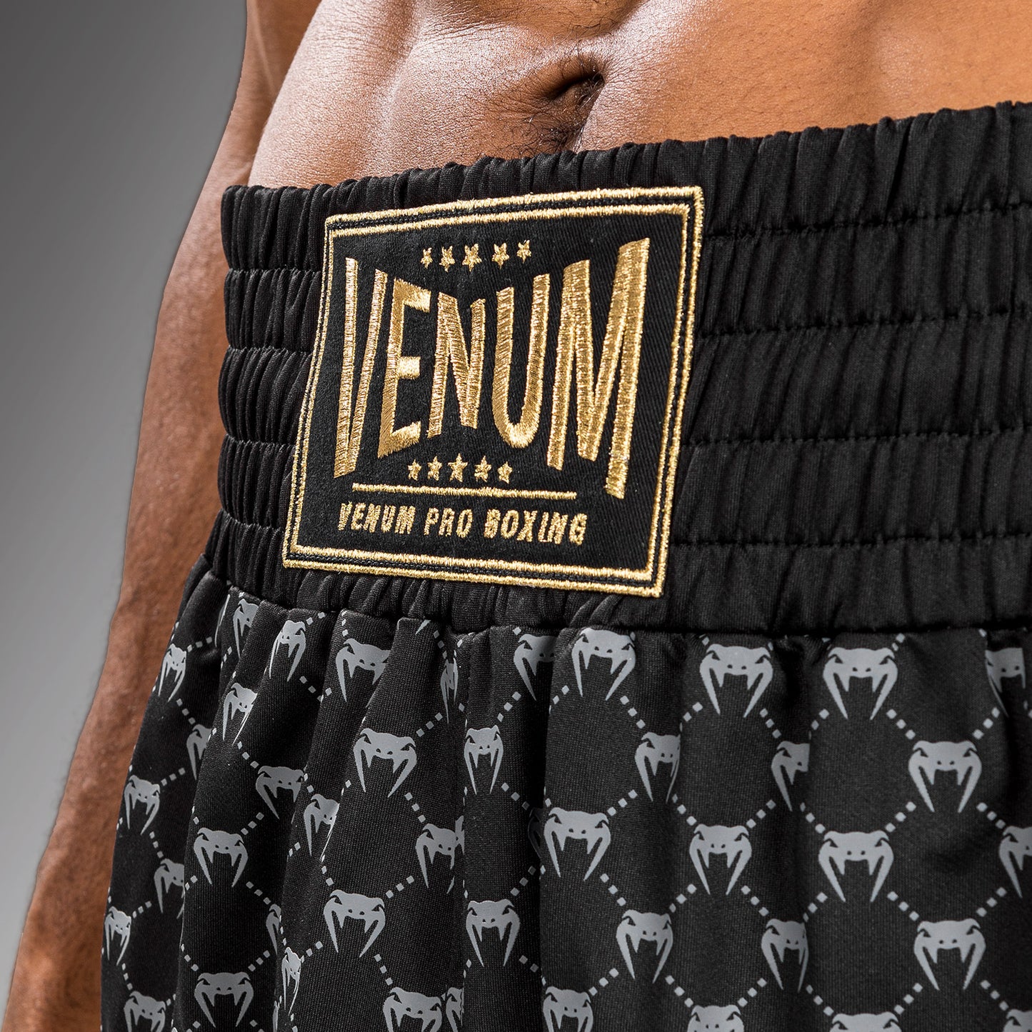 Venum Monogram 복싱 쇼츠 – 블랙