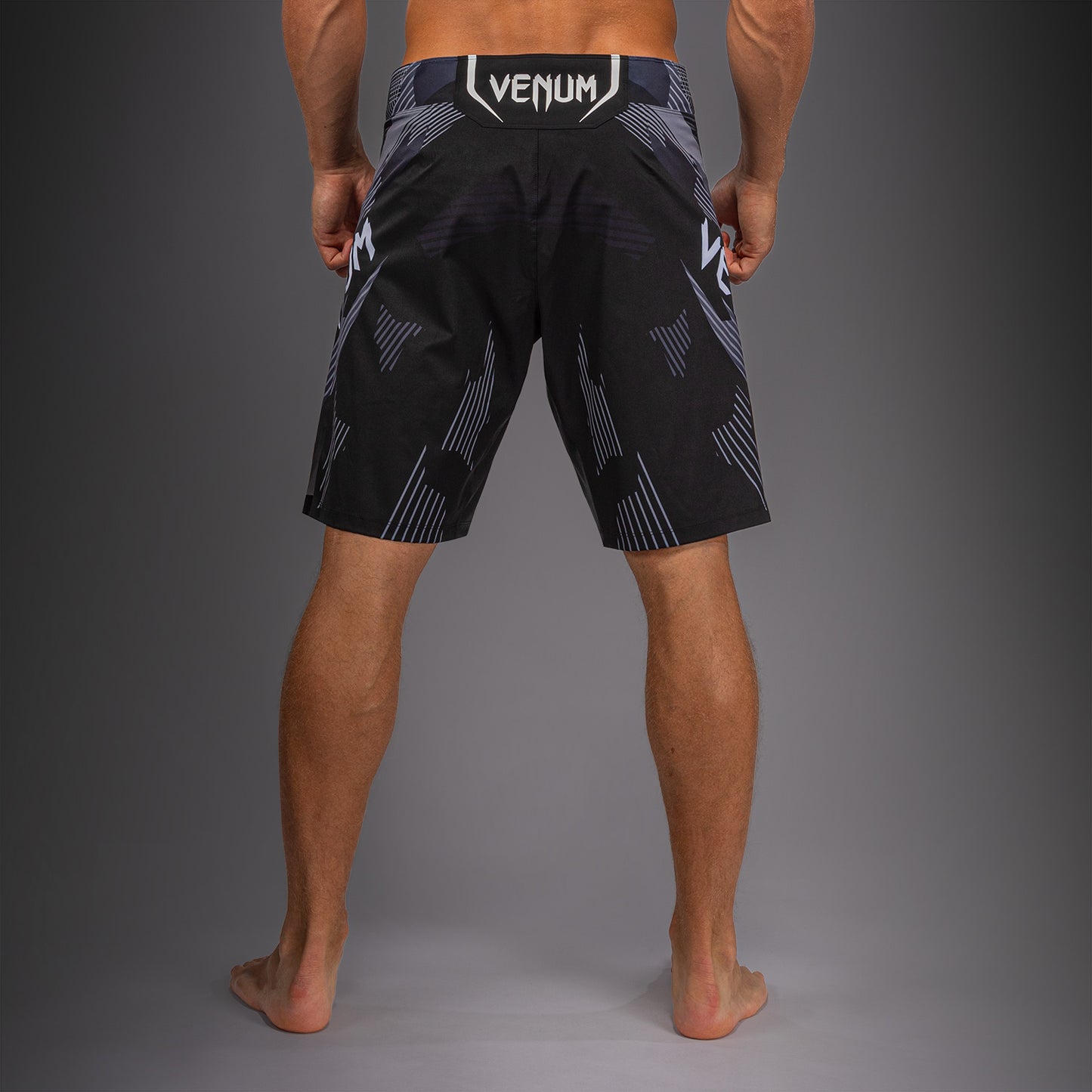 NO-GI 6.0 파이트 쇼츠 – 블랙/화이트