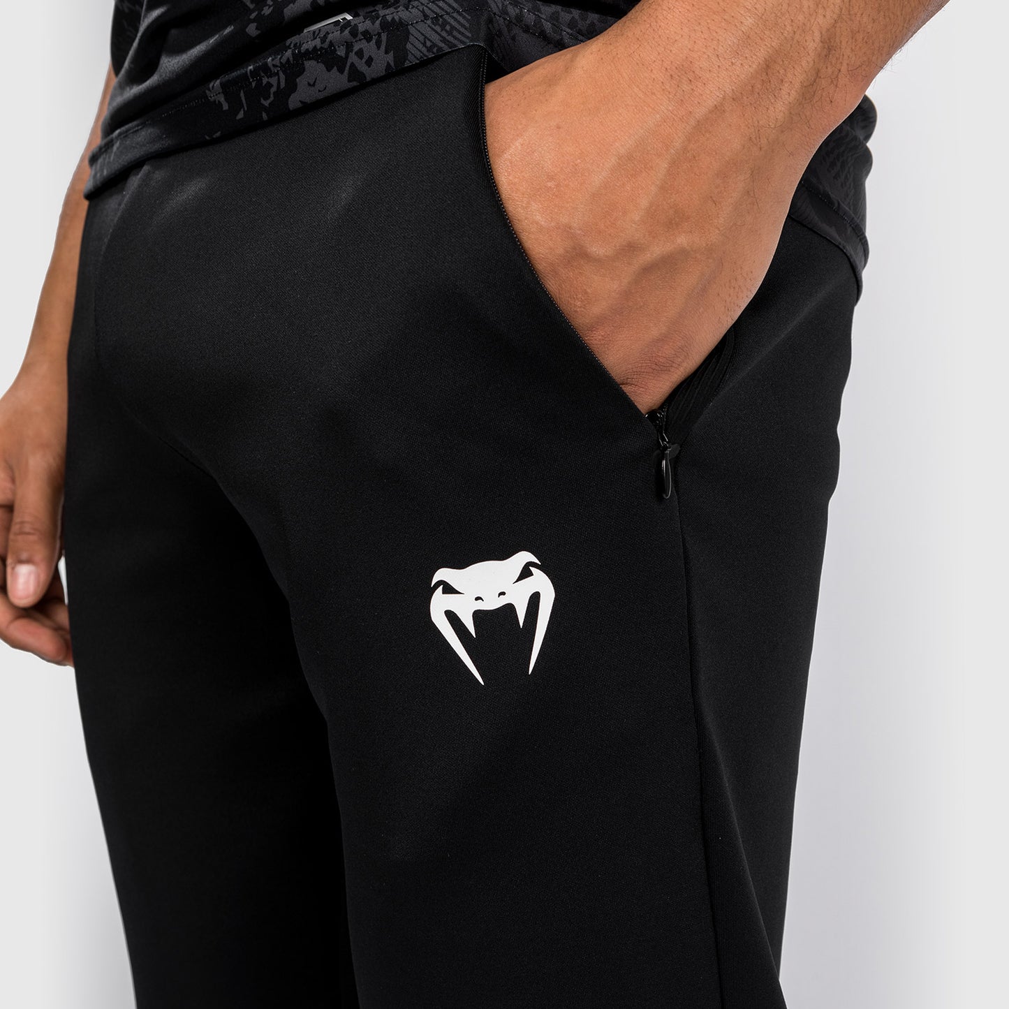 UFC Adrenaline by Venum Authentic Fight Night 남성용 워크아웃 팬츠 – 블랙