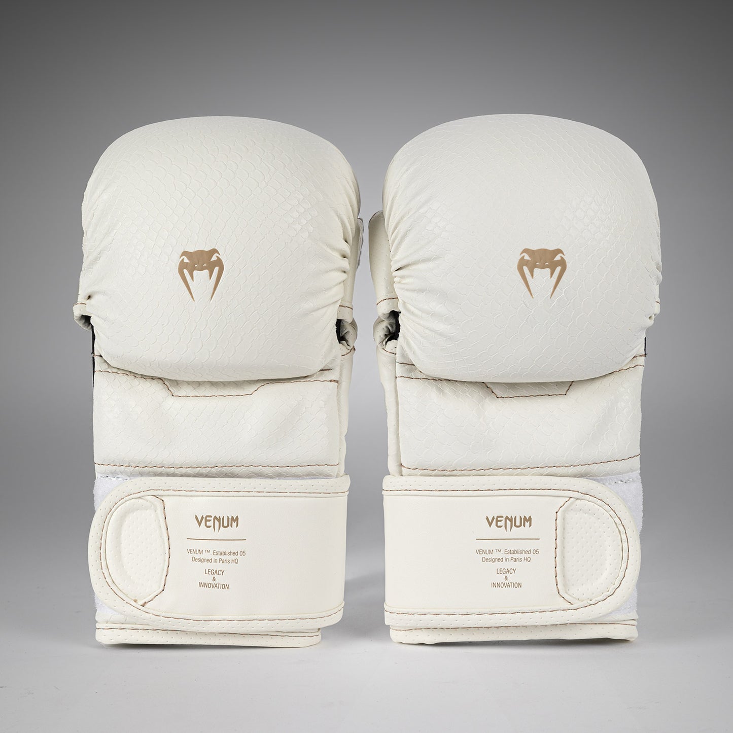 Venum Impact Evo Scales MMA 스파링 글러브 – 아이보리