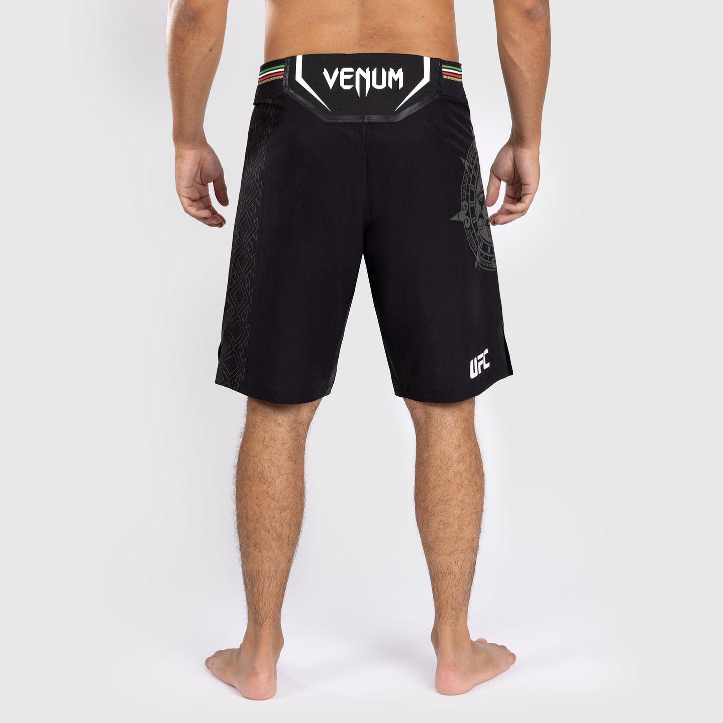 Noche UFC By Venum Authentic Men’s 파이트 쇼츠 – 롱 핏 – 블랙