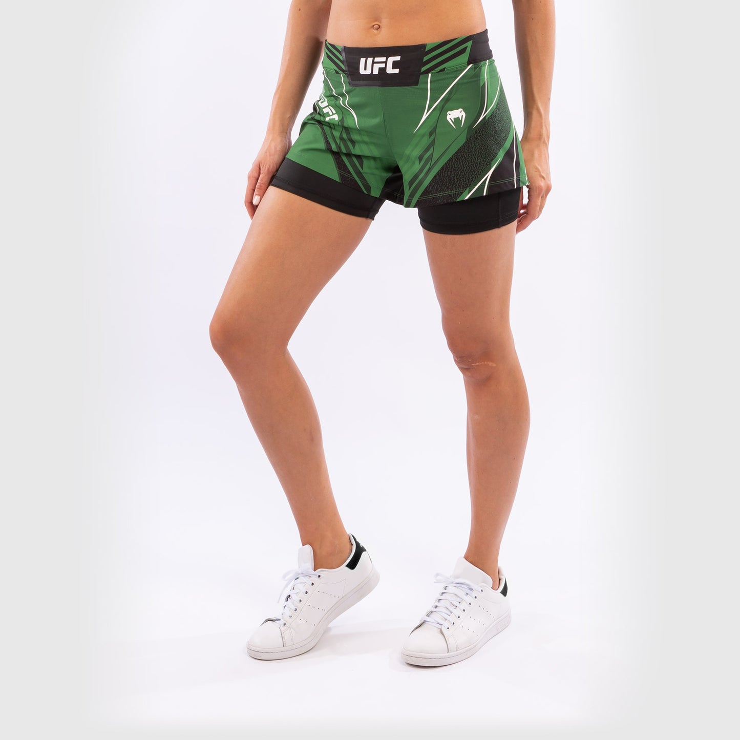 UFC Venum Authentic Fight Night 여성용 쇼츠 – 숏 핏 – 그린