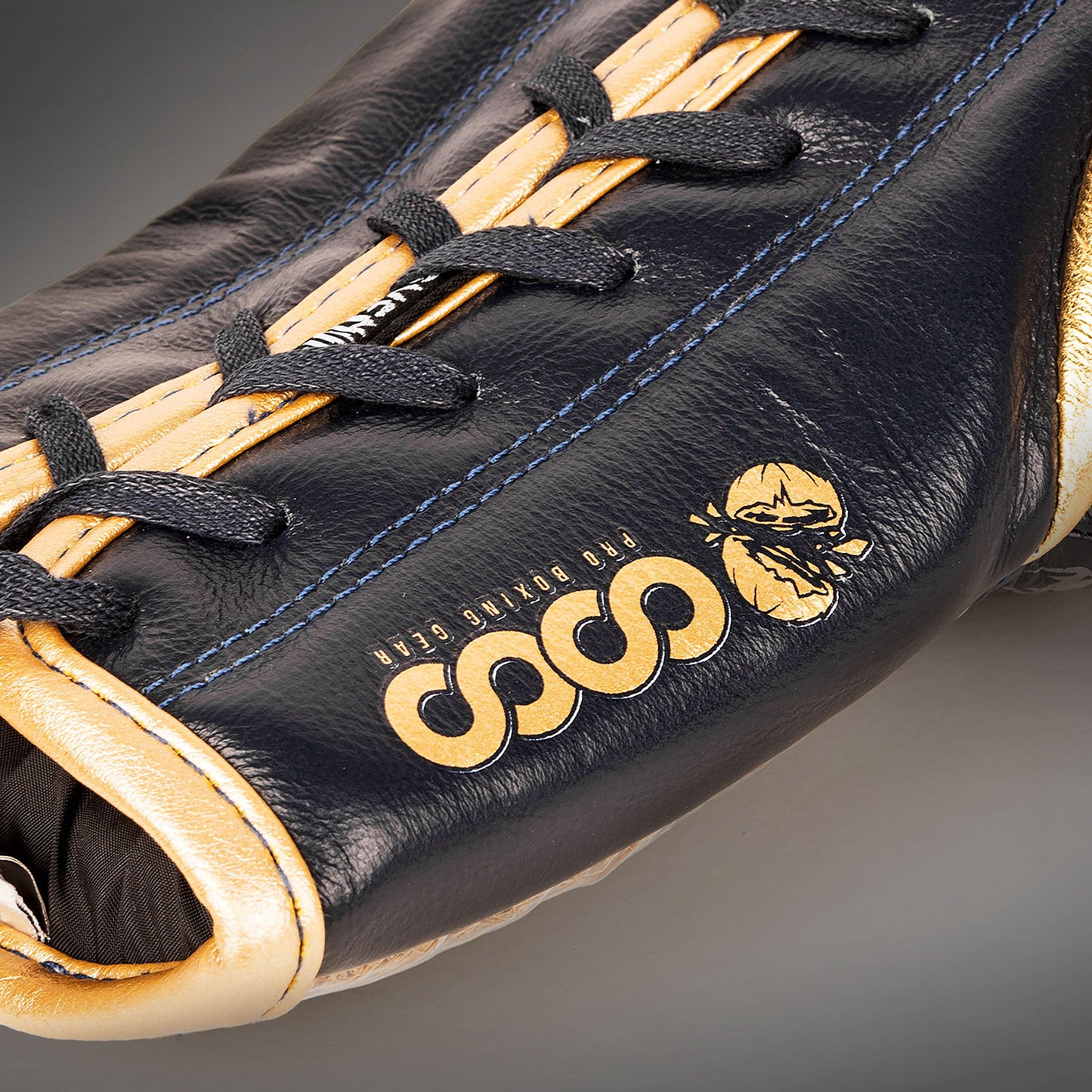 Venum Coco Monogram Pro 레이스업 복싱 글러브 – 스테이트 블루