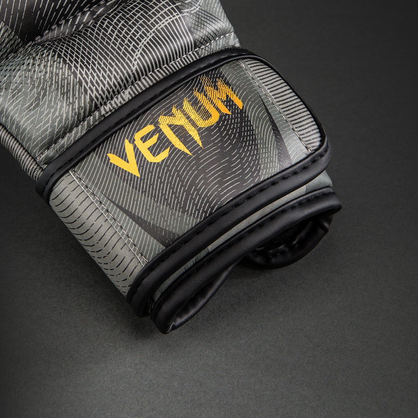 Venum Galactic 3.0 스파링 글러브 - 블랙/골드