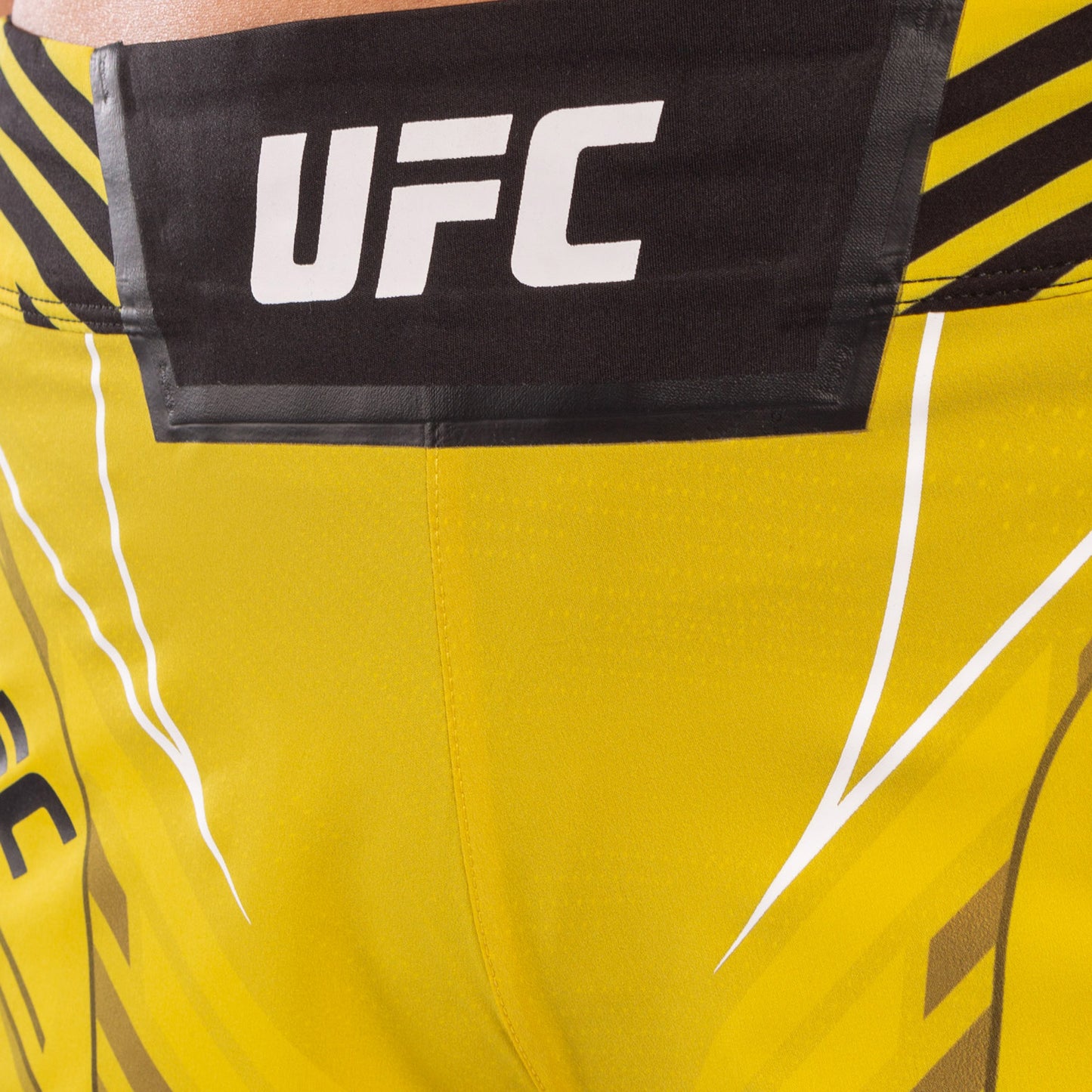 UFC Venum Authentic Fight Night 여성용 쇼츠 – 숏 핏 – 옐로우