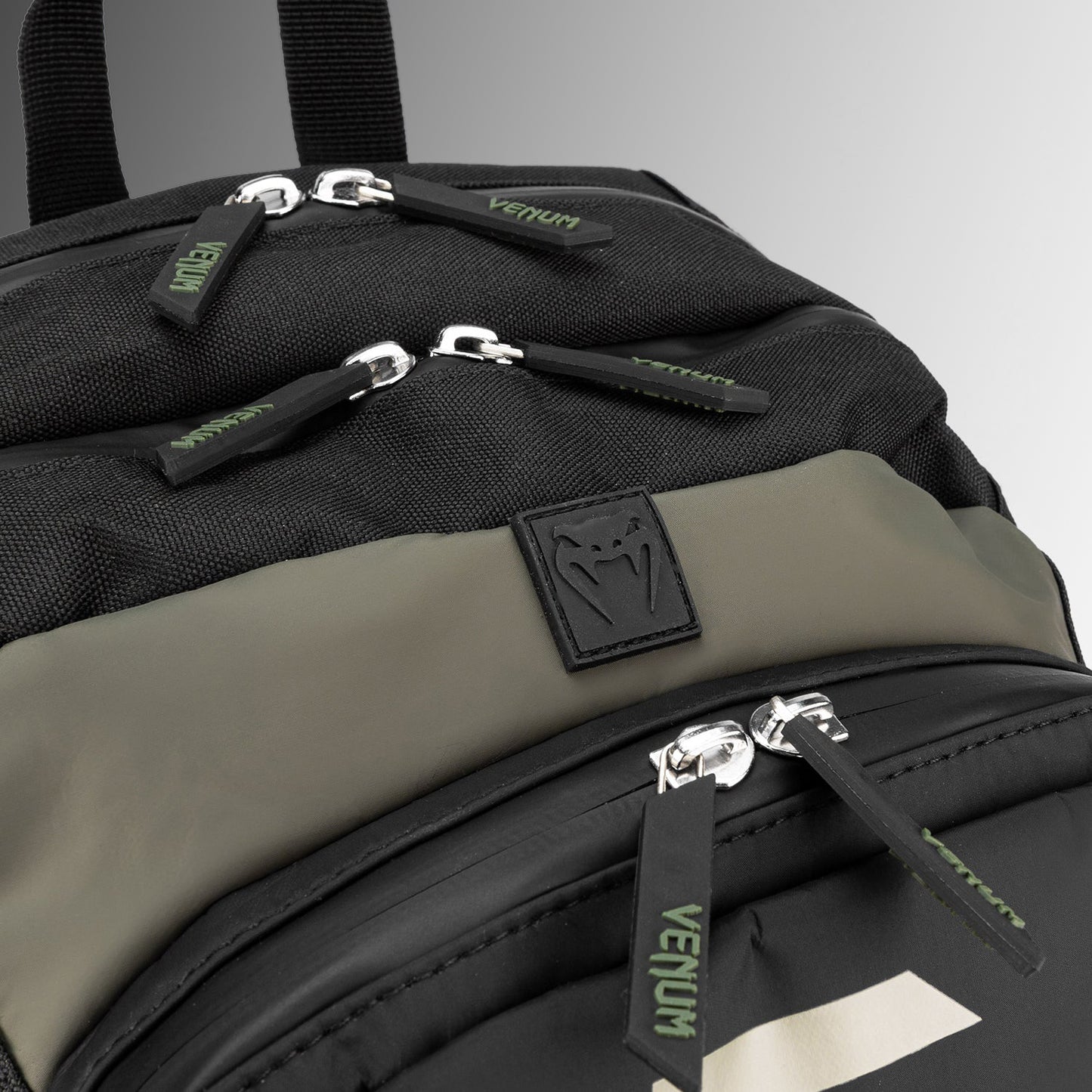 Venum Challenger Pro Evo 백팩 (20-25L) – 카키/블랙