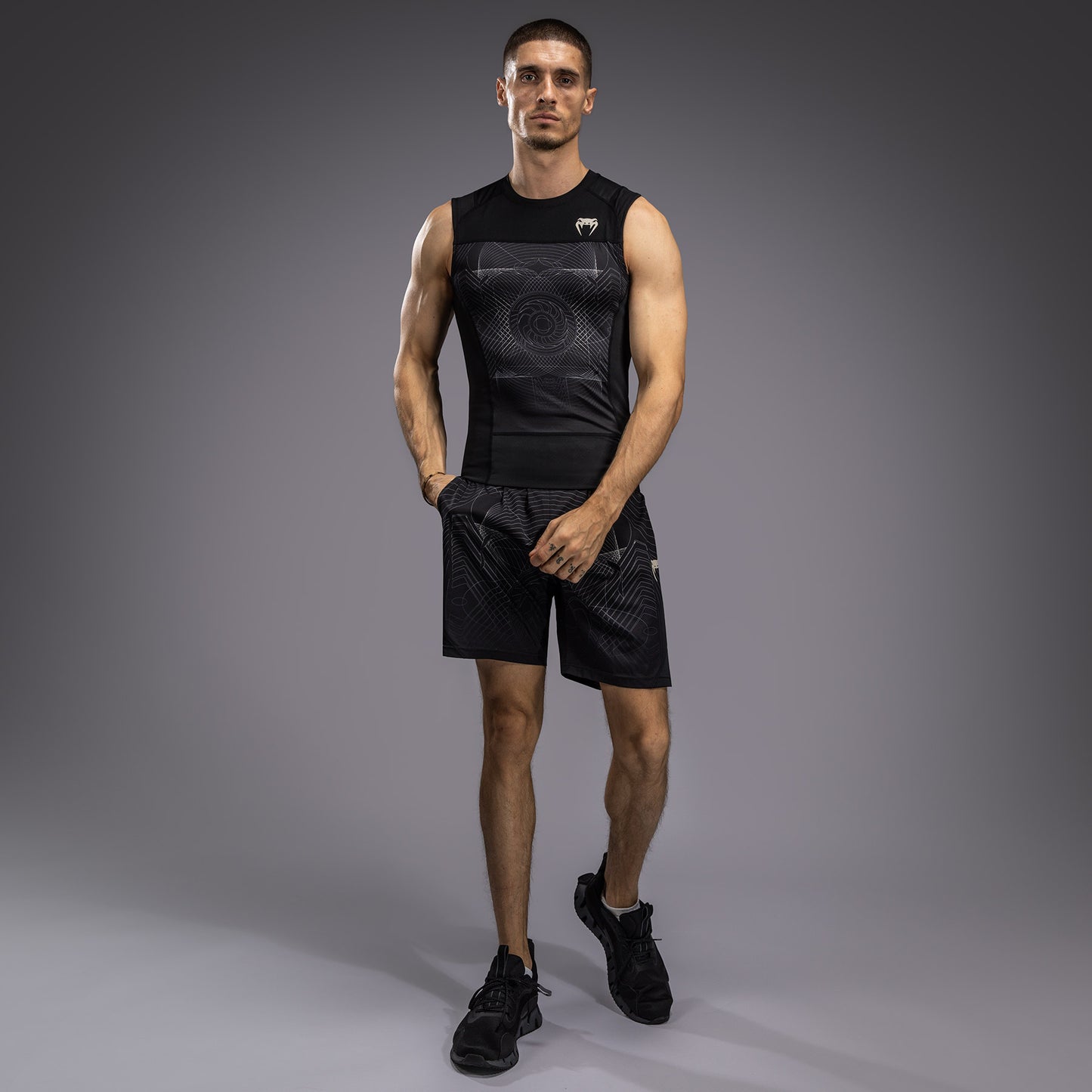 Venum G-Fit Air 남성용 민소매 래쉬가드 – 딥 블랙/데저트 샌드