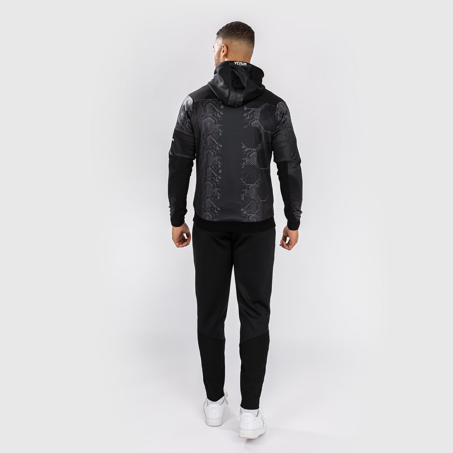 UFC Adrenaline by Venum Authentic Fight Night 남성용 워크아웃 후디 – 블랙