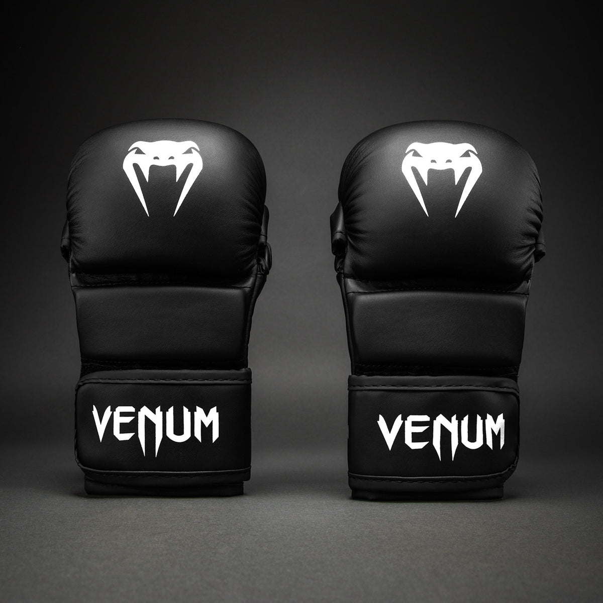 Venum Contender 1.5 스파링 글러브 - 블랙/화이트