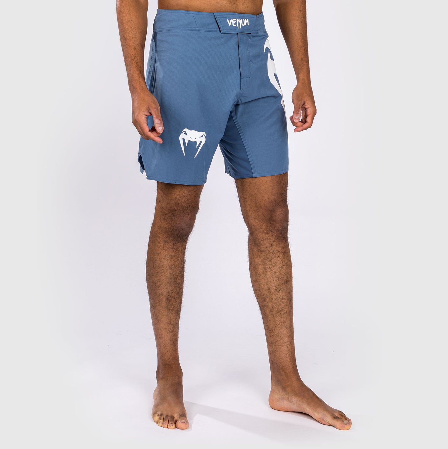 Venum Light 5.0 파이트 쇼츠 – 블루/화이트