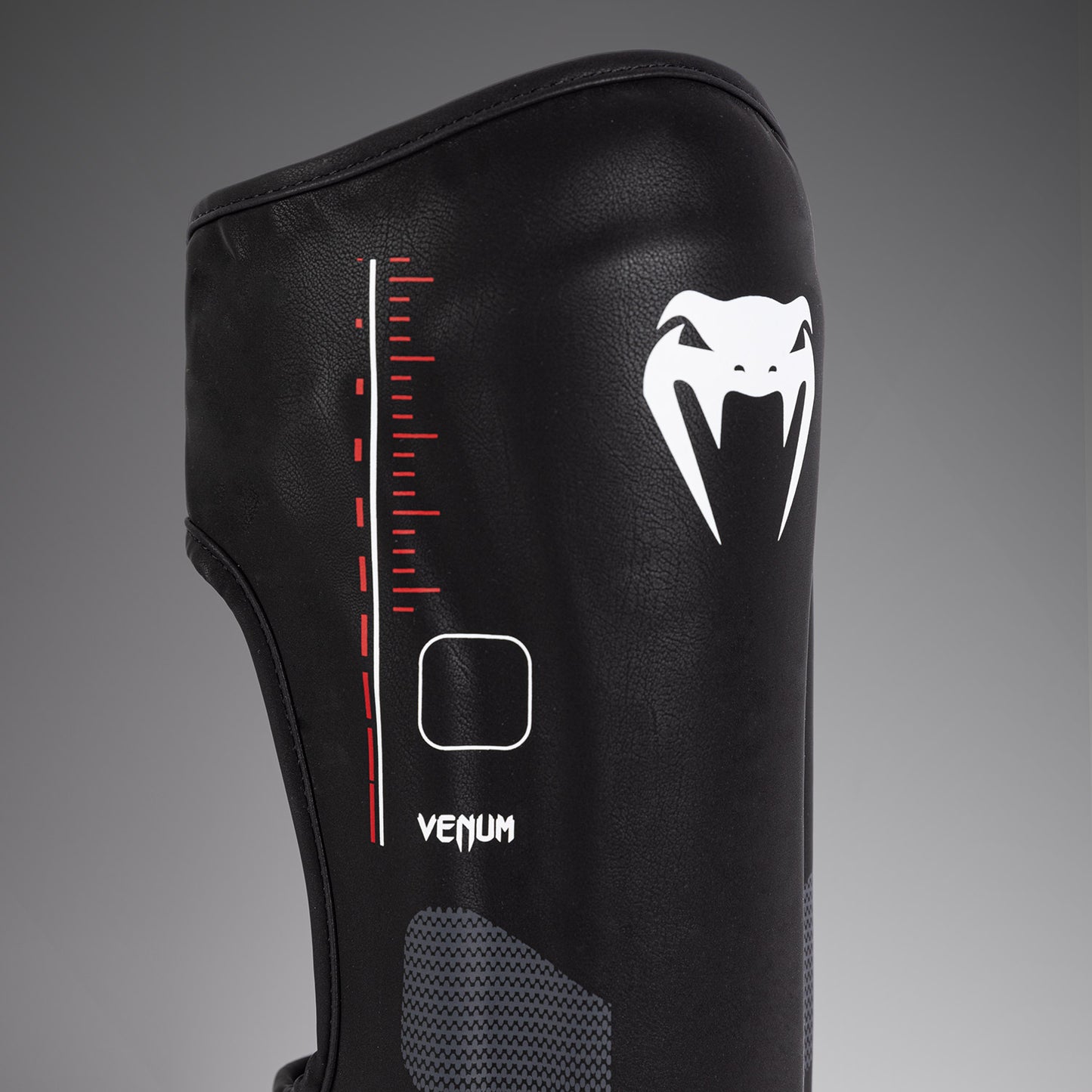 Venum Tactical XT 정강이 보호대 – 블랙/파이어 레드